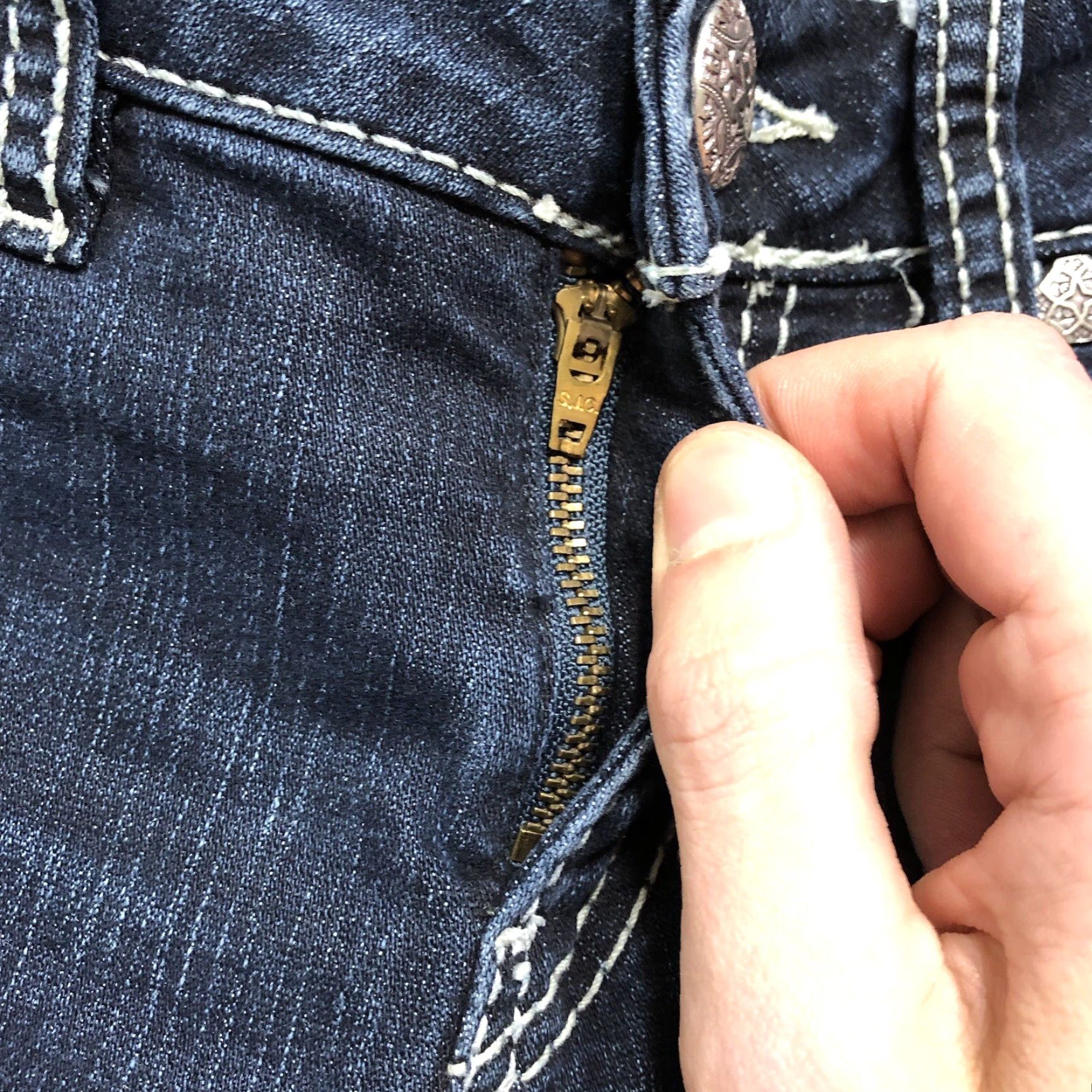Vintage VINTAGE Silver Suki High Slim Boot Cut Dark Wash Denim Jeans Womens 29 X 32 Jeans Women Slim Bootcut Dark Wash Blue Embroidered Logo 5-Pocket Stretch Size 29" - 4 Thumbnail