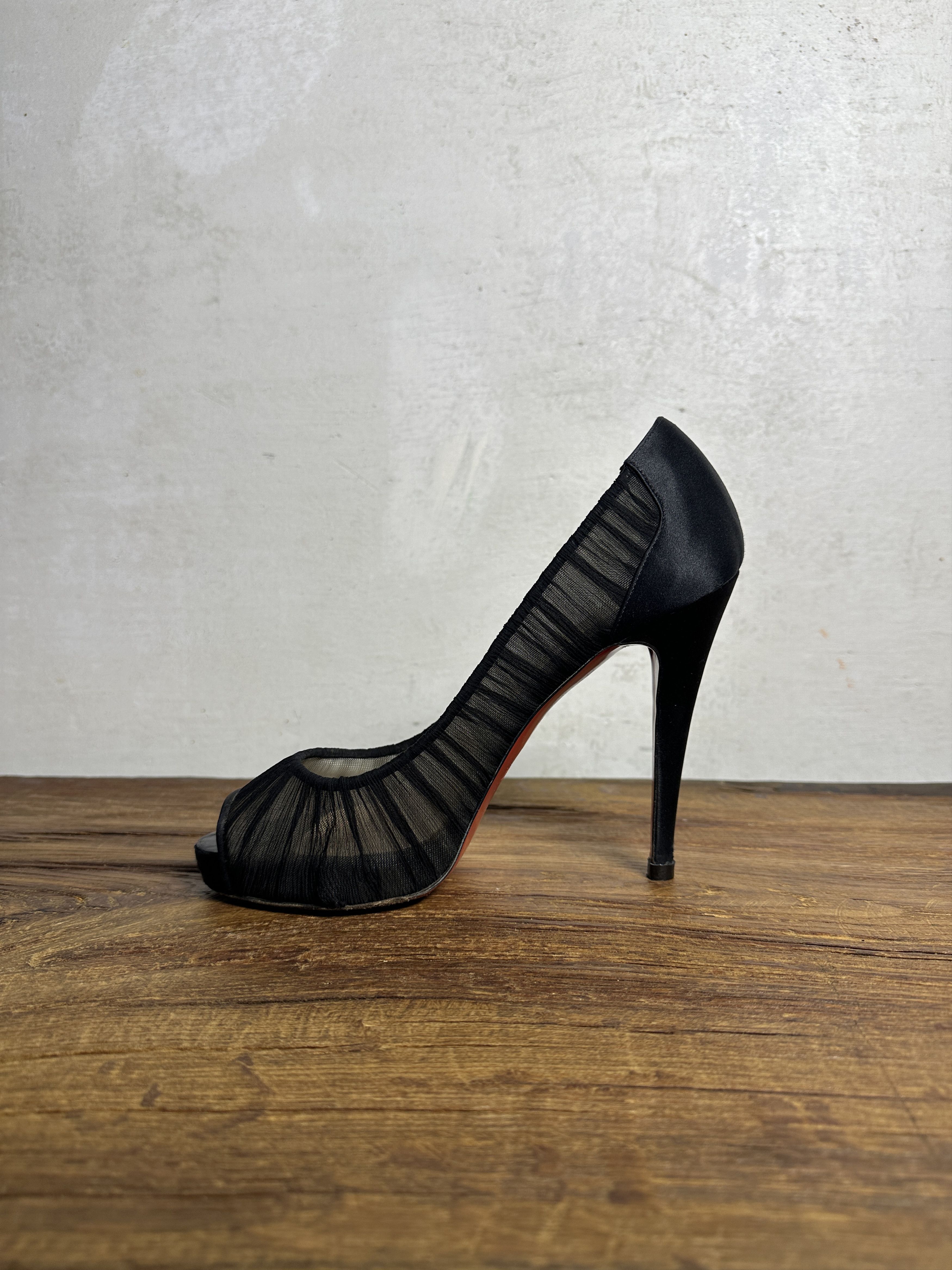 Christian Louboutin Christian Louboutin Crepe Satin Ambrosina Peep Toe Pumps Size US 8.5 / IT 38.5 - 6 Thumbnail