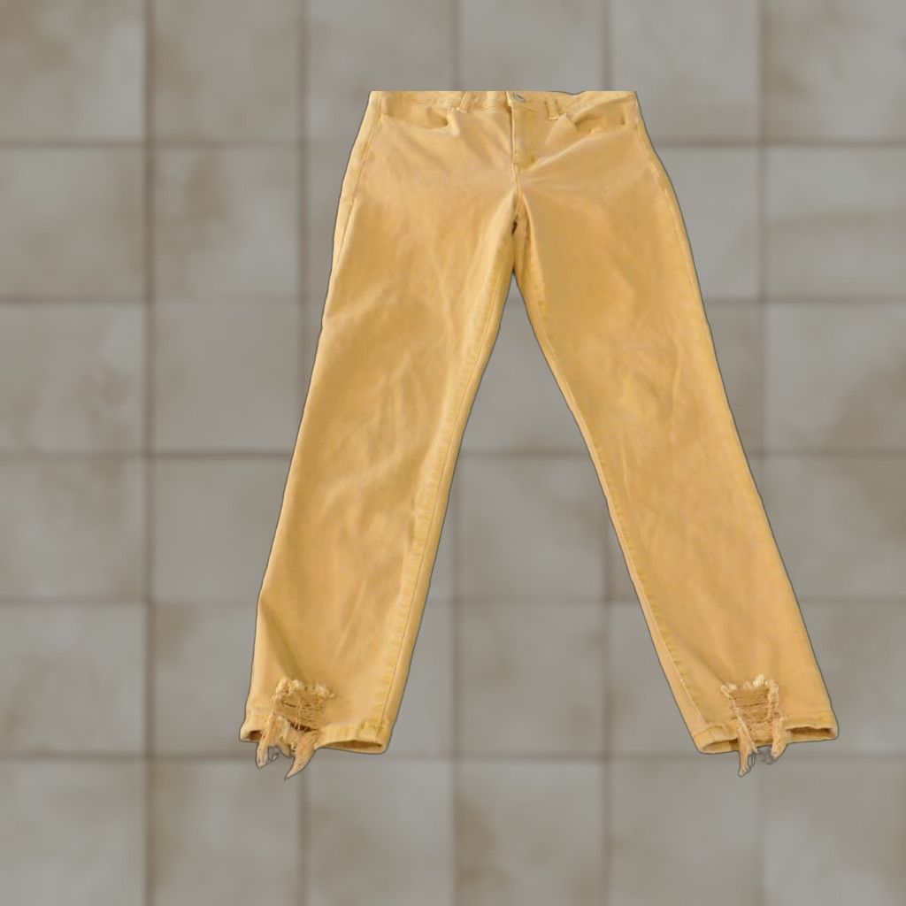 American Eagle Outfitters American Eagle Outfitters Jeans Women 10 Jegging High Rise Beige Denim Distressed Hem Zipper 26 Inseam Size 32" / US 10 / IT 46 - 1 Thumbnail