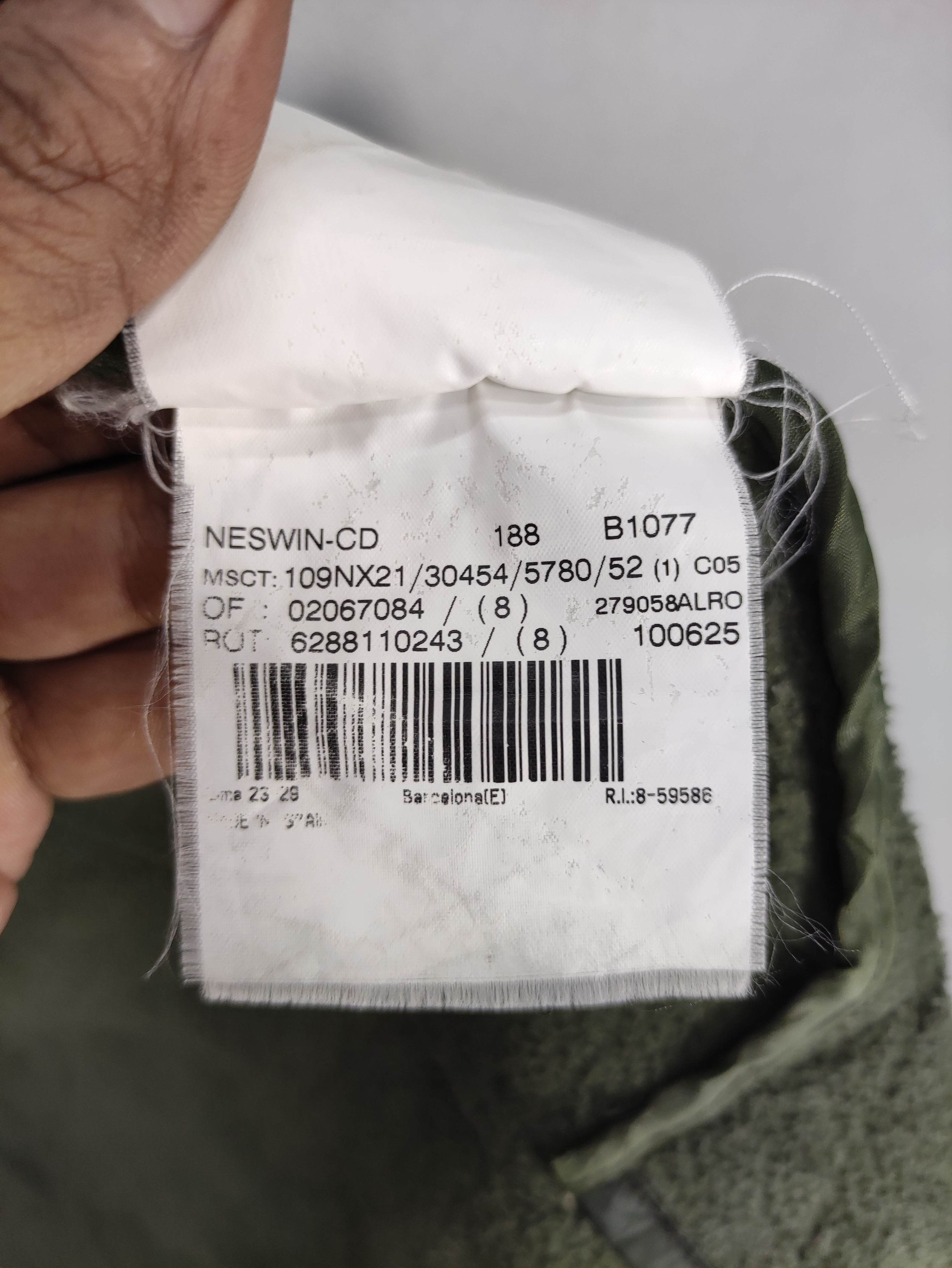 Burberry Vintage Burberry London Quilted Jacket Zipper Size US M / EU 48-50 / 2 - 13 Thumbnail