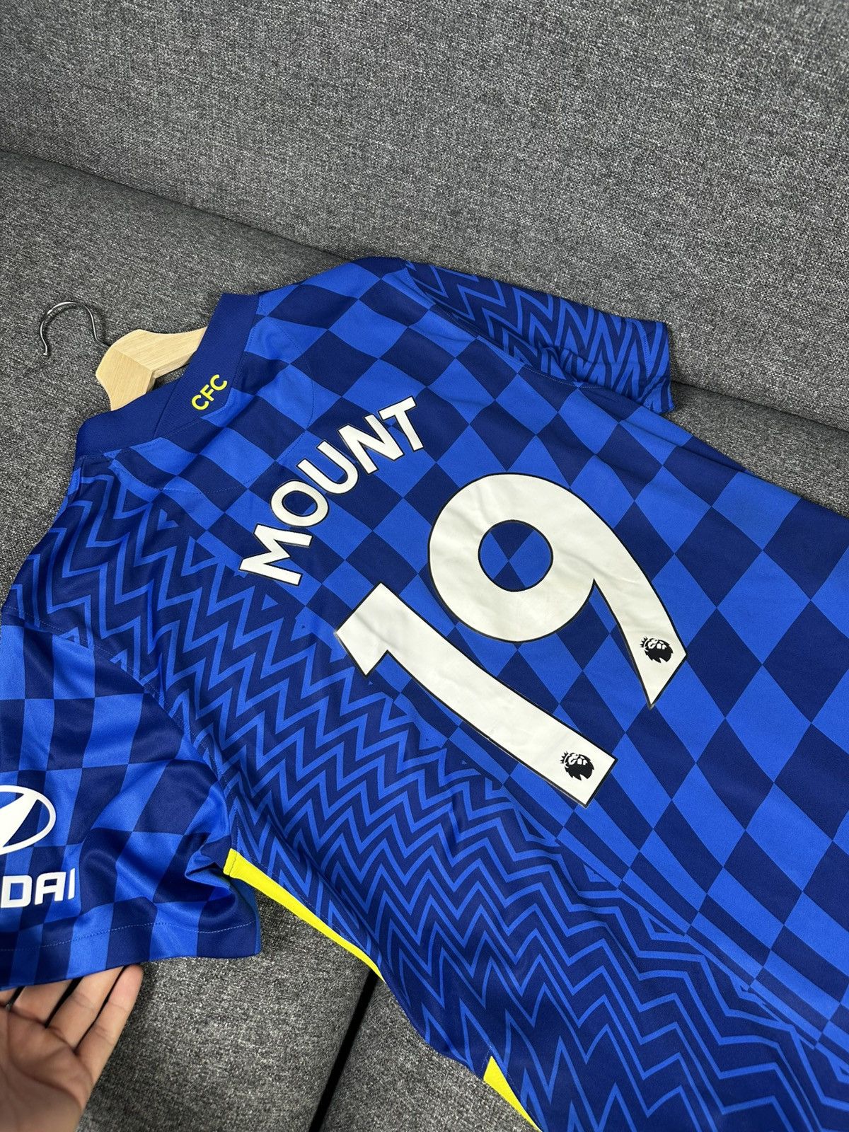 Nike Nike Mason Mount 2021-22 Signed Chelsea Football Club Jersey Size US L / EU 52-54 / 3 - 4 Thumbnail