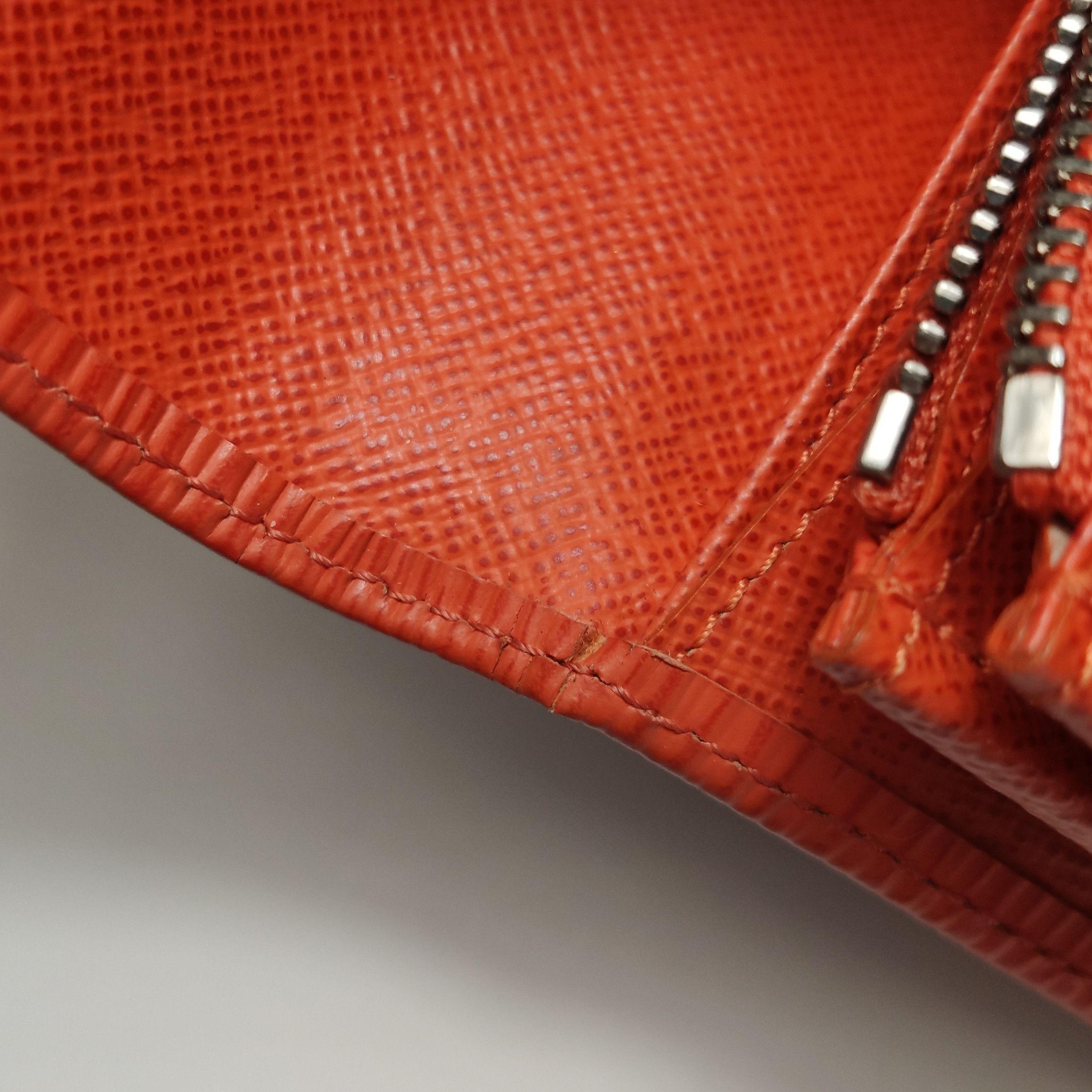Louis Vuitton Louis Vuitton (LV) Cowhide solid color water ripple embosse Size ONE SIZE - 8 Thumbnail