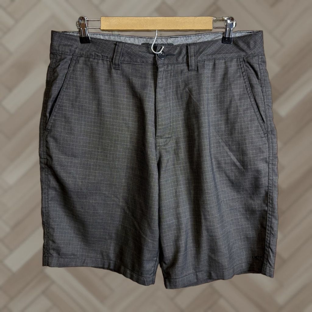Vintage ONEILL Mens Chino Shorts Plaid Gray 34 Regular Inseam 10.5in Polyester Viscose Pockets Size US 34 / EU 50 - 1 Thumbnail