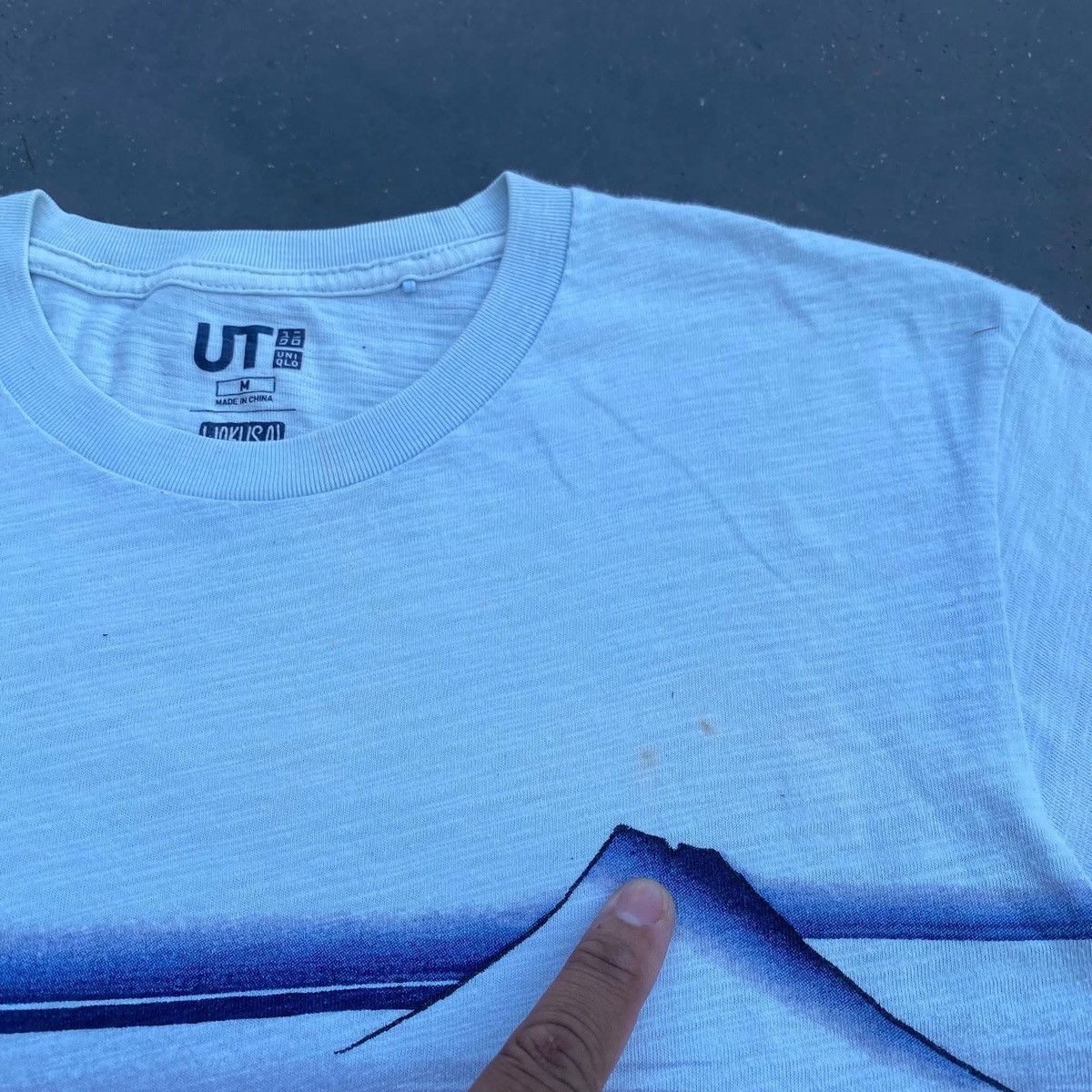Uniqlo RARE ‼️ Hokusai Blue Size US M / EU 48-50 / 2 - 4 Thumbnail