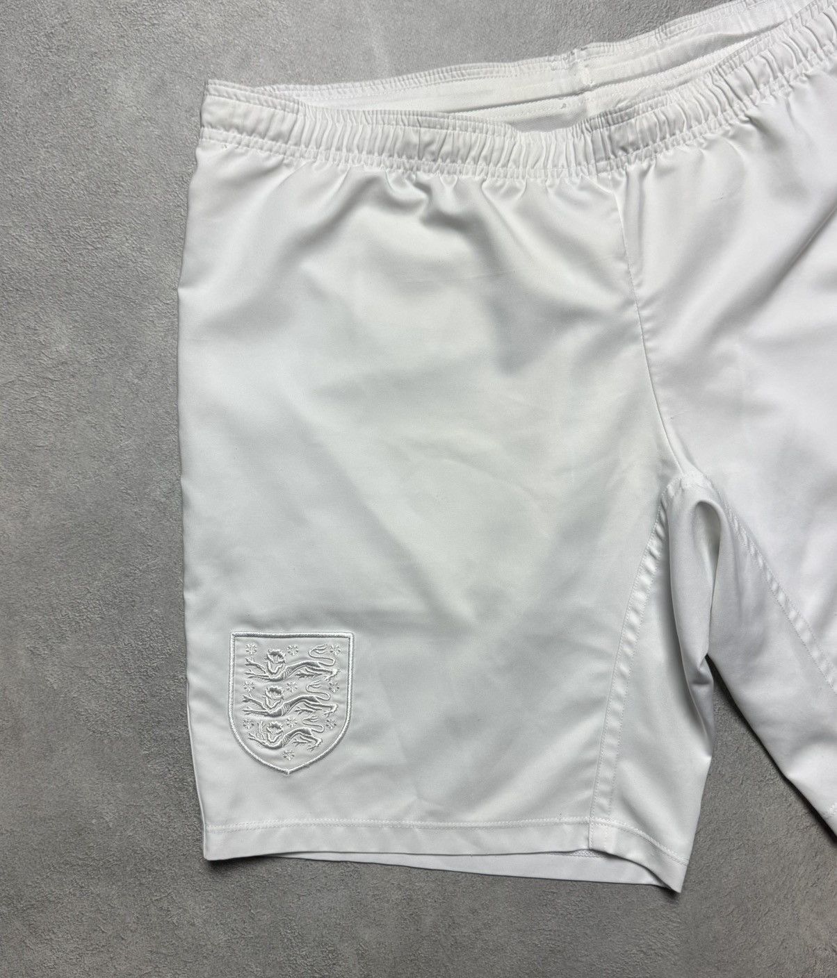 Umbro England 2010 2011 Home Football Soccer Shorts Umbro Size US 34 / EU 50 - 3 Thumbnail