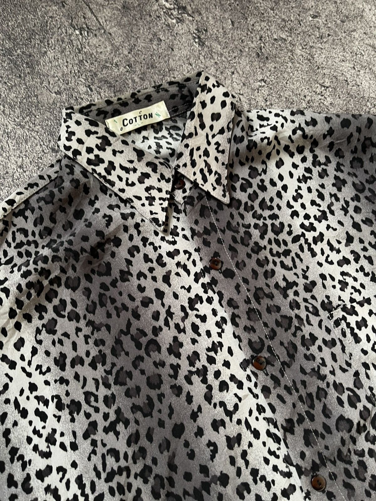 Japanese Brand Y2K COTTON LEOPARD IFSIXWASNINE BUTTON SHIRT Size US L / EU 52-54 / 3 - 4 Thumbnail