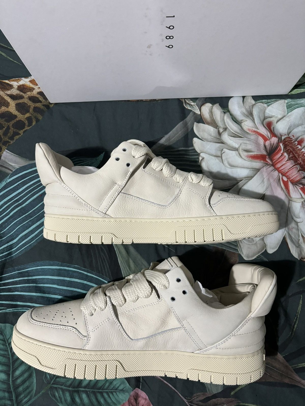 Skate Low V-2 White 1989 STUDIO