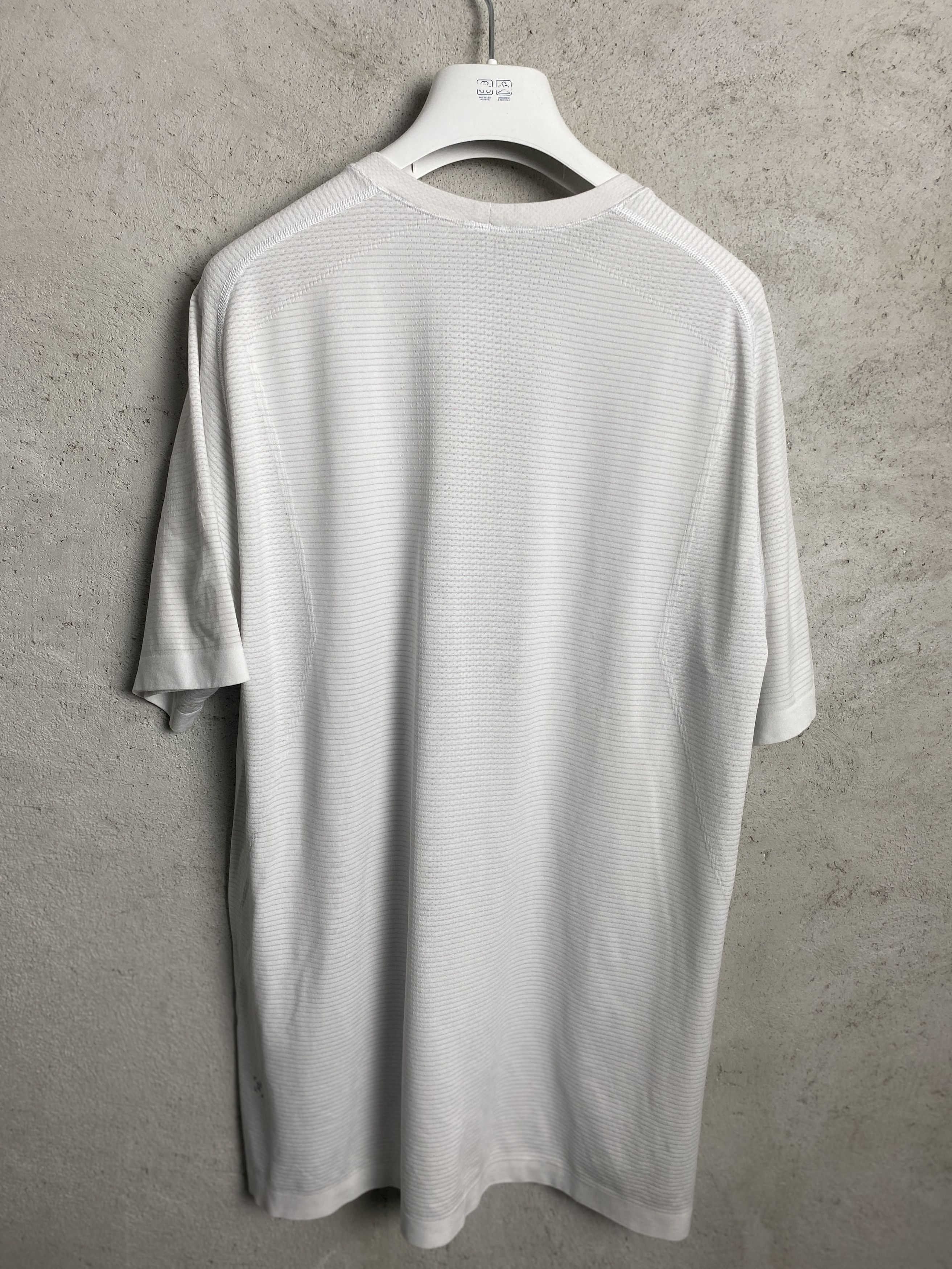 Lululemon Lululemon t-shirt tee gym sport Size US M / EU 48-50 / 2 - 3 Thumbnail