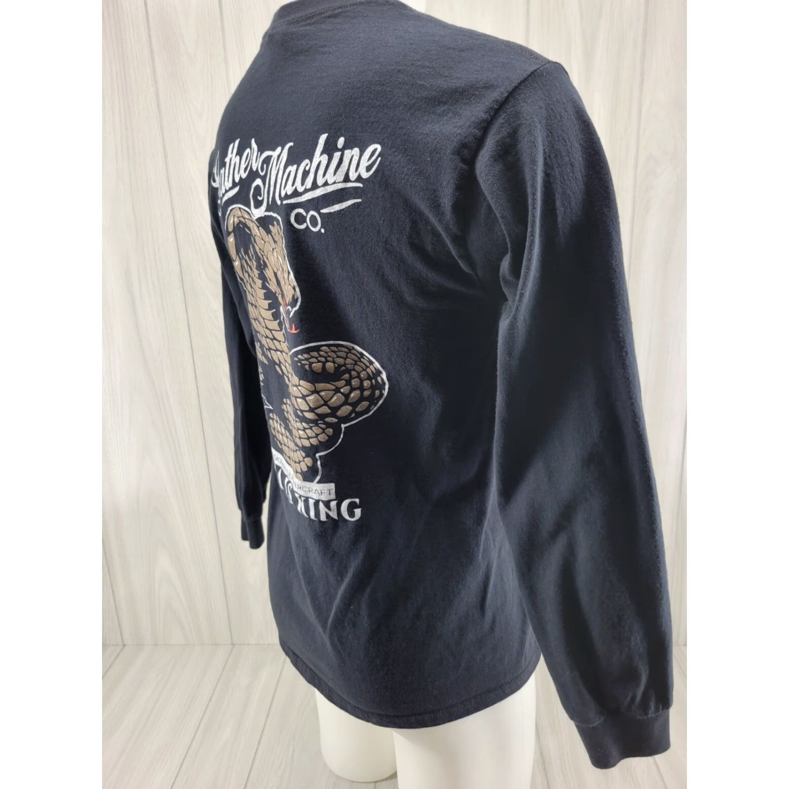 Gildan VINTAGE Leather Machine Company Cotton Long Sleeve Graphic Black Shirt Size Medium Size US M / EU 48-50 / 2 - 6 Thumbnail