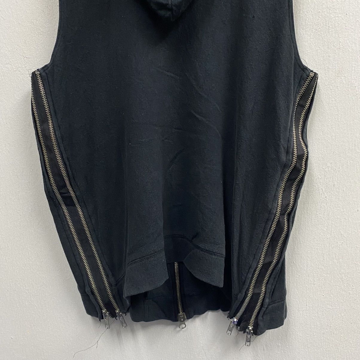 Japanese Brand Vintage Punk Gothic Studded Black Sleeveless Zip Hoodie Vest Size US S / EU 44-46 / 1 - 10 Thumbnail