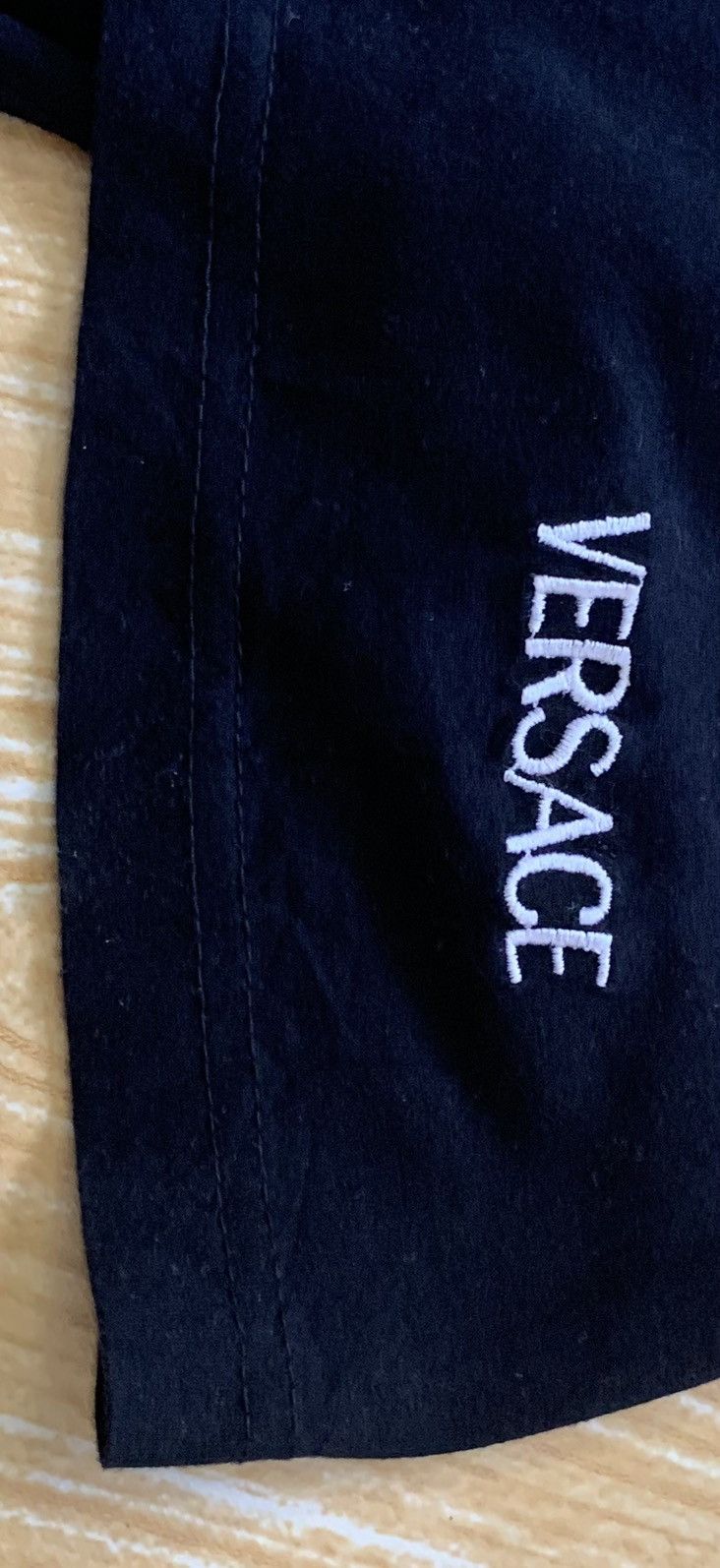 Versace Rare.. Versace Medusa Embroidered T Shirt Size US XL / EU 56 / 4 - 13 Thumbnail