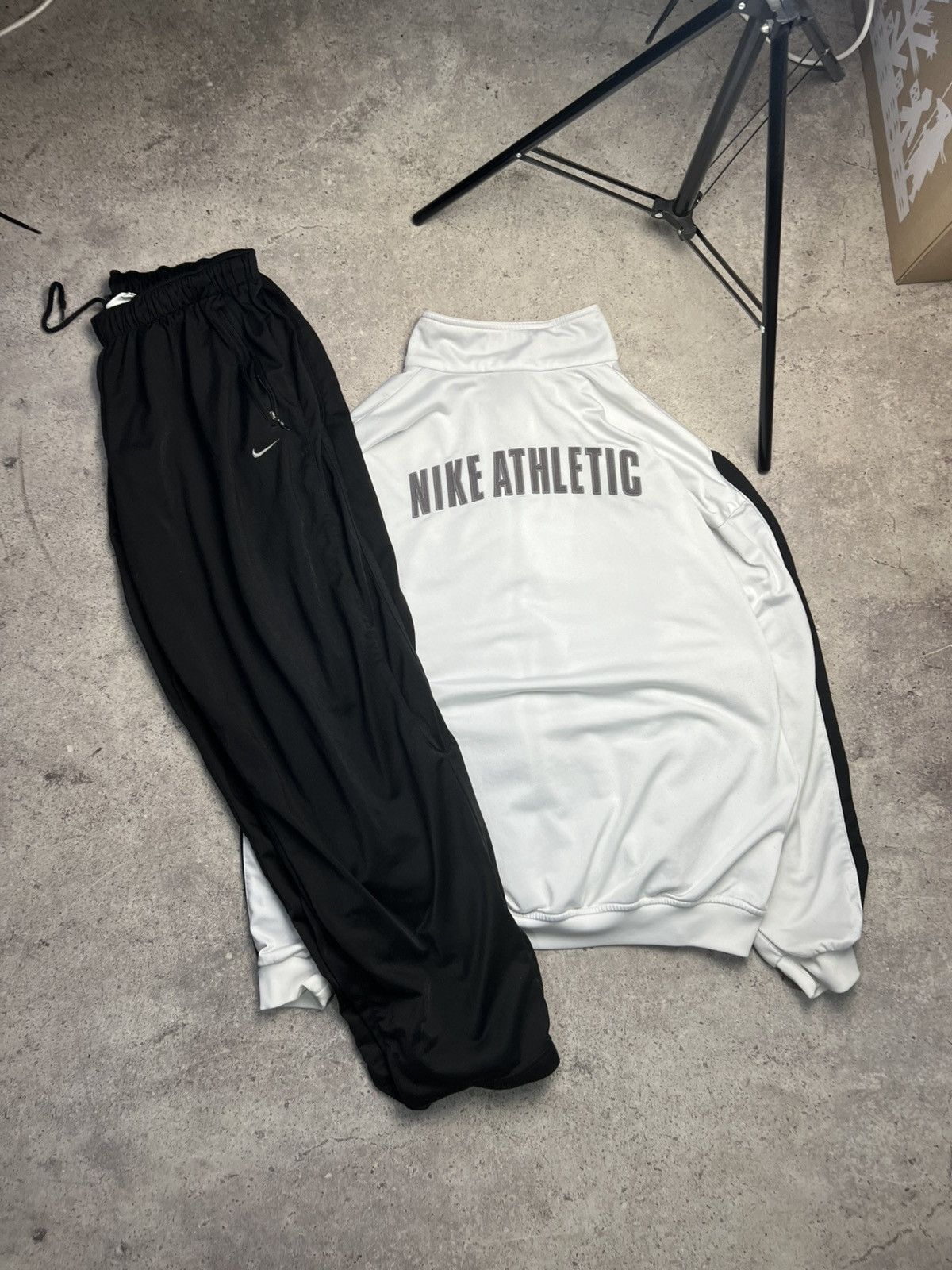Nike Vintage Nike Athletic Track Suit Size US 32 / EU 48 - 1 Thumbnail