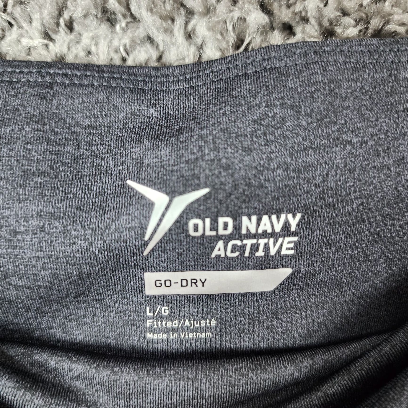 Old Navy VINTAGE? Wait it's not vintage. No. Old Navy Active Women Gray Go Dry Fitted Capri Leggings L Women Capri Go Dry Leggings Size L Gray Size 36" / US 14 / IT 50 - 3 Thumbnail