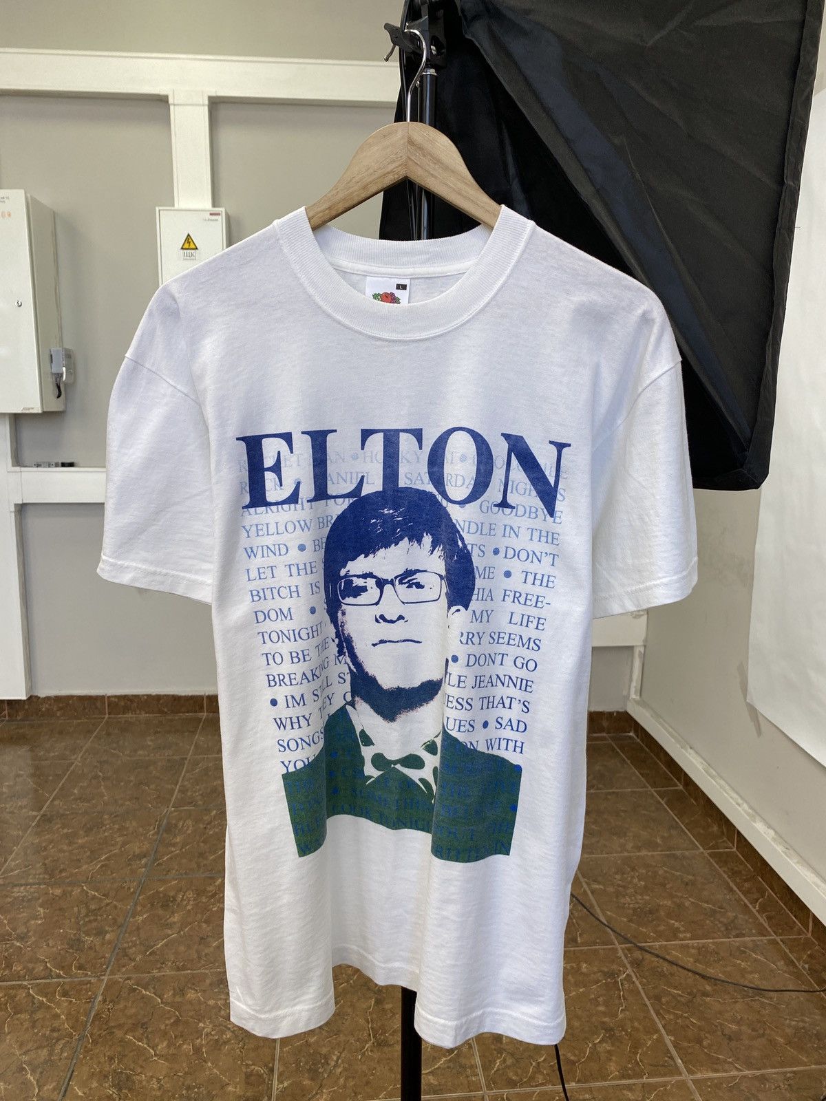 Band Tees × Vintage Vintage 90s Elton John World Tour tee rare retro hype Y2K Size US L / EU 52-54 / 3 - 1 Thumbnail