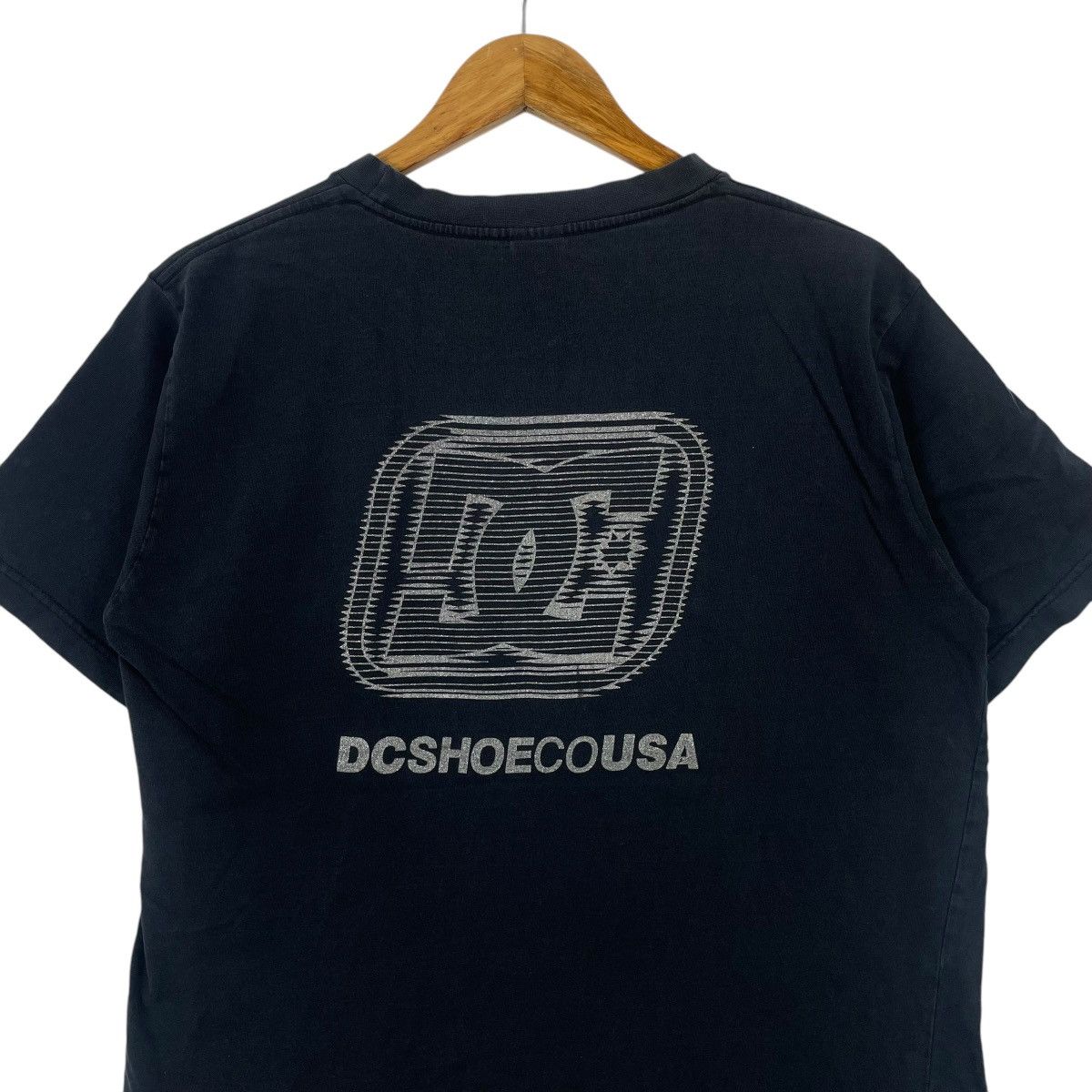Japanese Brand × Vintage Vintage DCSHOE Usa Skateboarding Tshirt Size US XL / EU 56 / 4 - 4 Thumbnail
