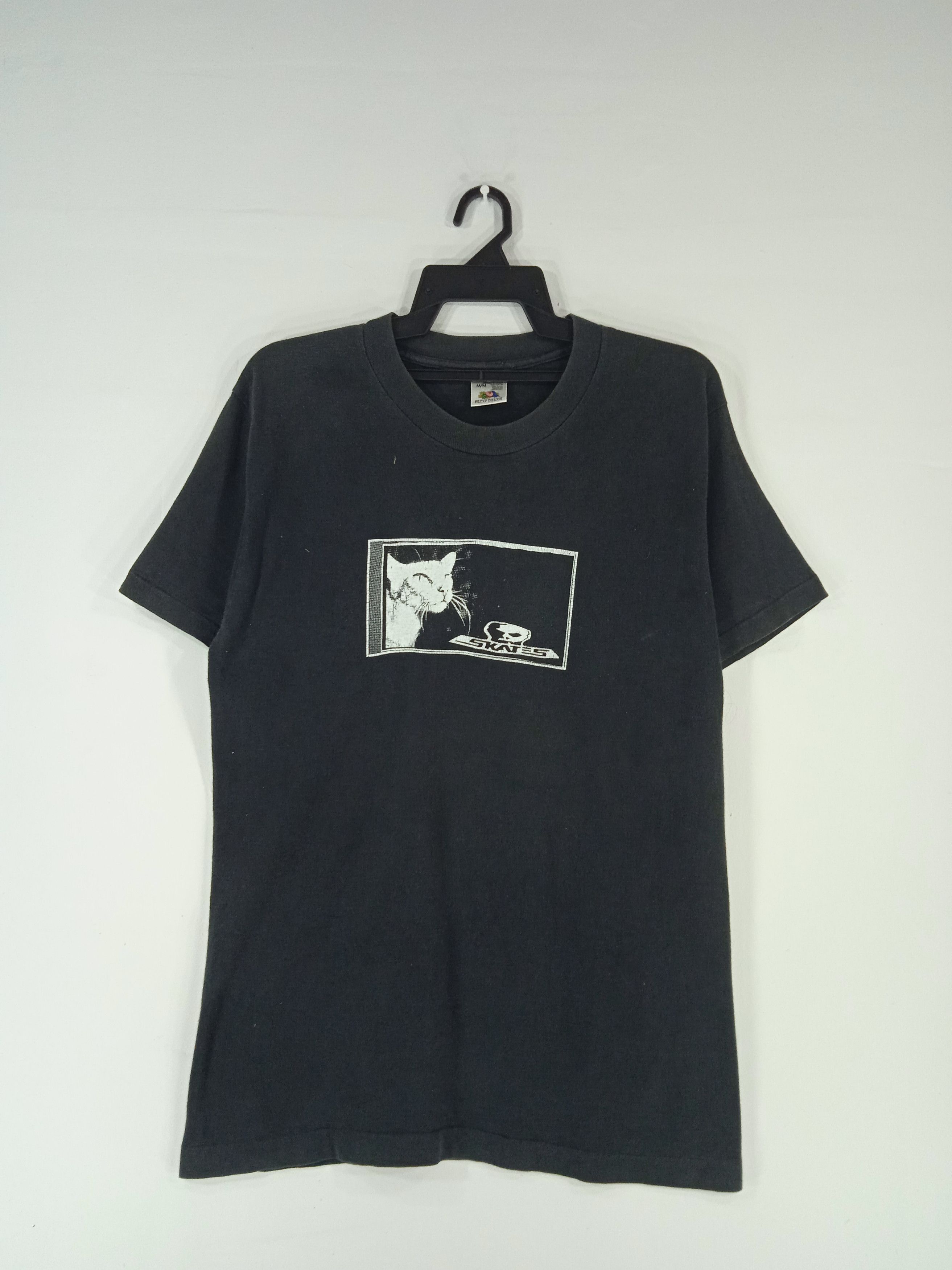 Vintage Vintage Skull Skate Streetwear 90's Single Stich Tshirt Size US M / EU 48-50 / 2 - 1 Thumbnail