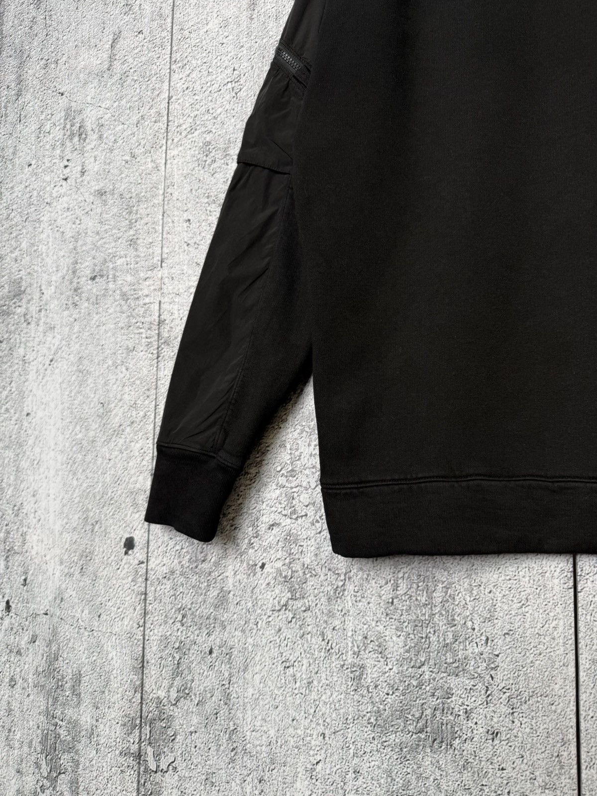 C.P. Company C. P. Company Crewneck Sweatshirt Nylon Lens Sleeve Pullover Size US M / EU 48-50 / 2 - 10 Thumbnail