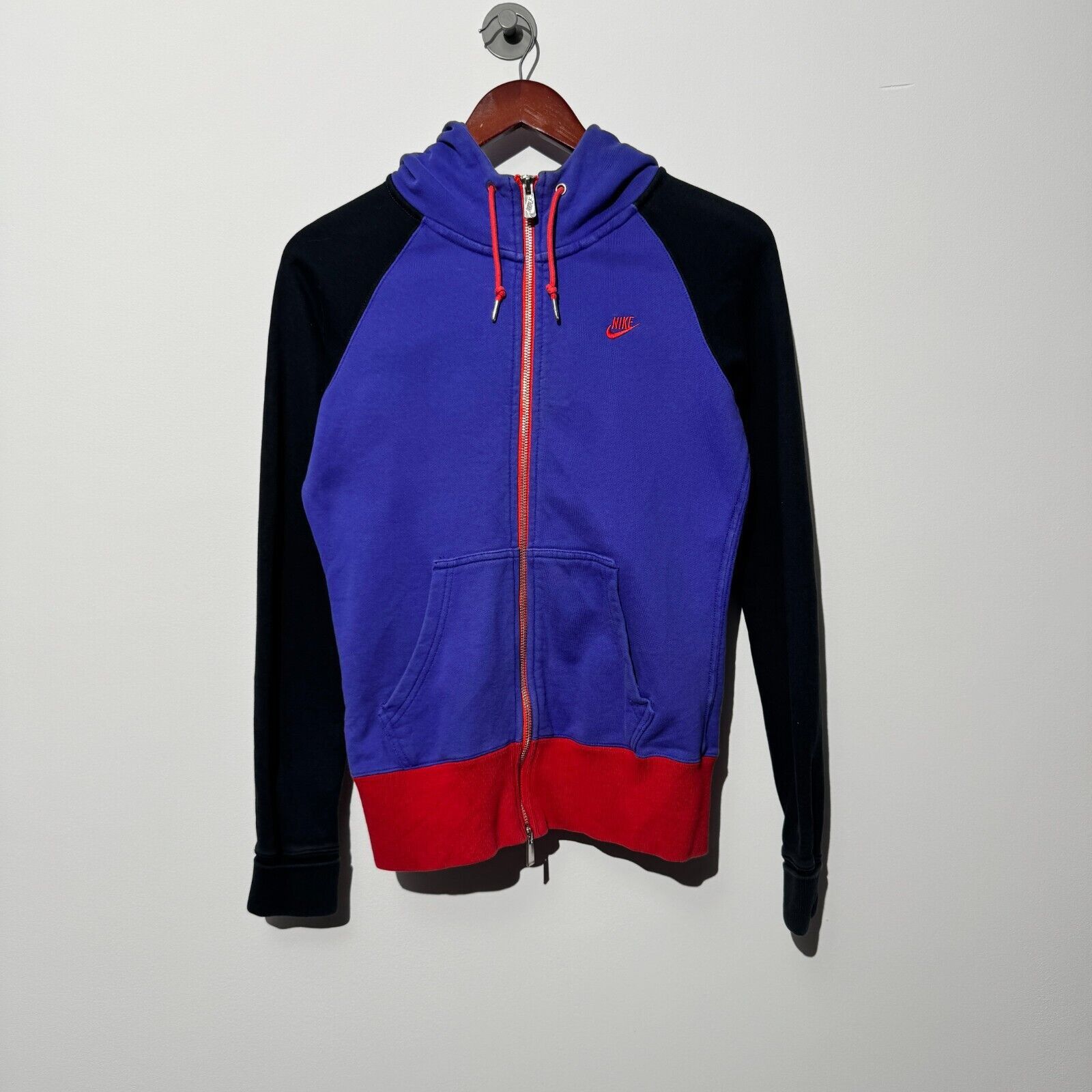 Nike Vintage Nike Unisex Purple Black Cotton Hoodie Size S Size US S / EU 44-46 / 1 - 1 Thumbnail