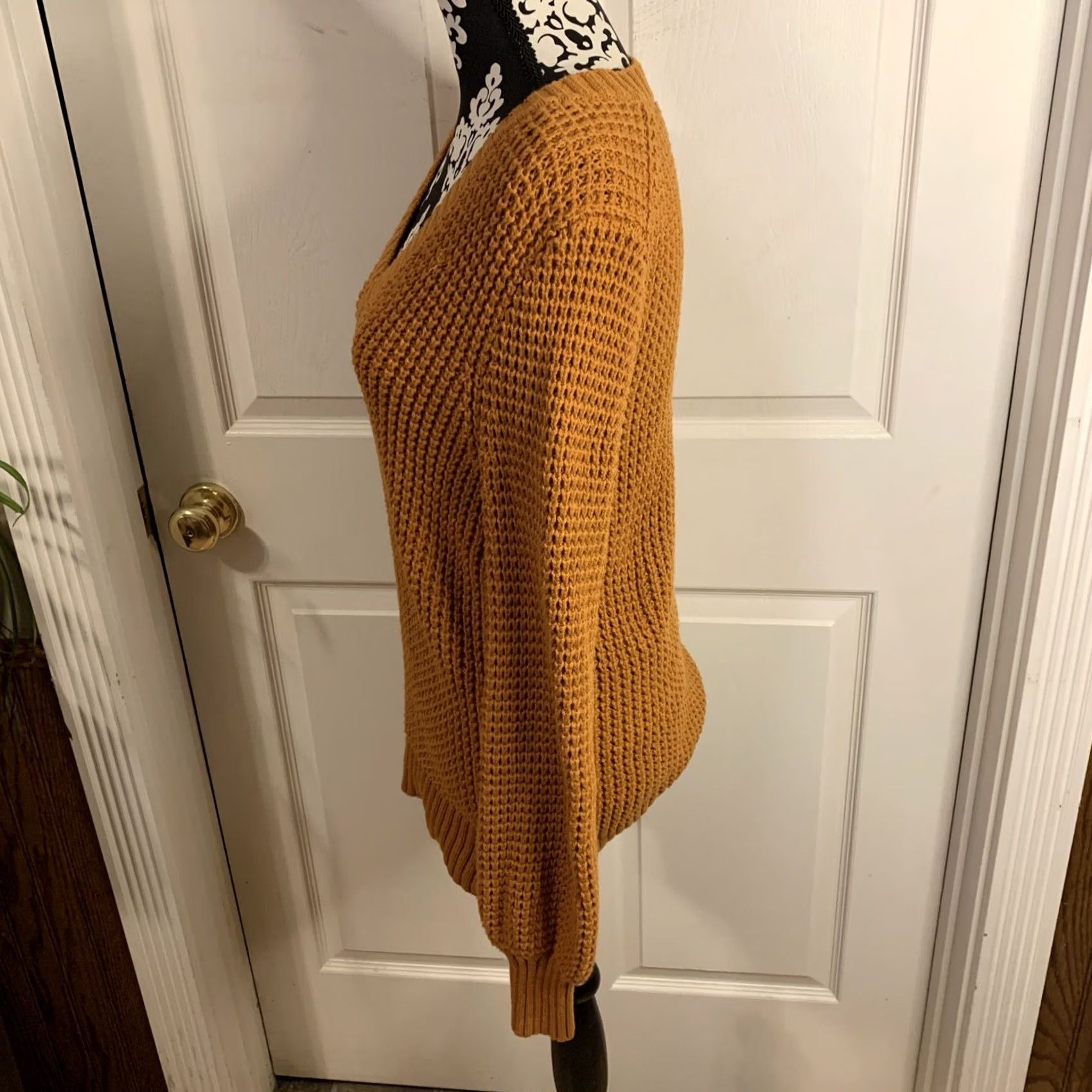 J.Crew J. Crew Womens M Orange Knit Pullover Sweater V-Neck SZ M Cotton Vintage? Size M / US 6-8 / IT 42-44 - 3 Thumbnail