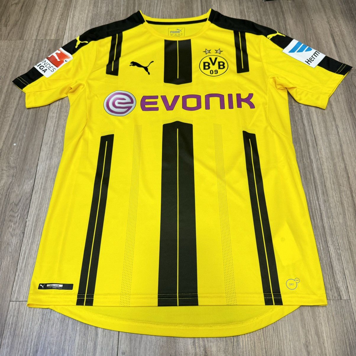 Dortmund 16/17 home shirt #17 Aubameyang