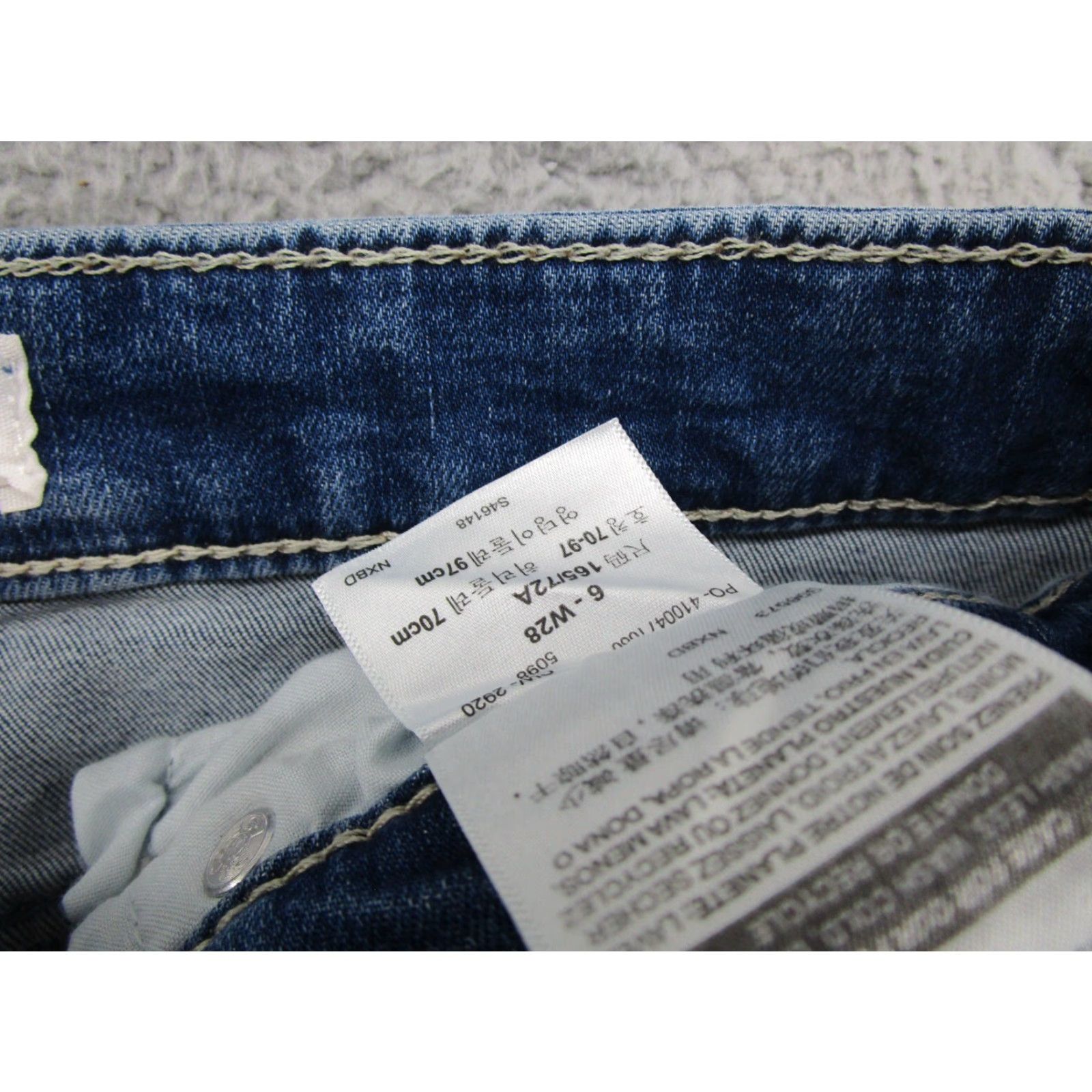 Levi's Levi's Signature Cut Off High Rise Women's Denim Shorts Size 6 W28 Blue Jeans Short Shorts 90s Retro Womens Size 28" / US 6 / IT 42 - 4 Thumbnail