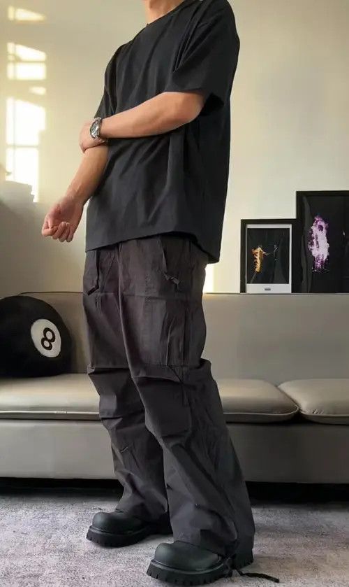 image of Vintage Faded Pleated Baggy Cargo Pants in Black, Men's (Size 32)