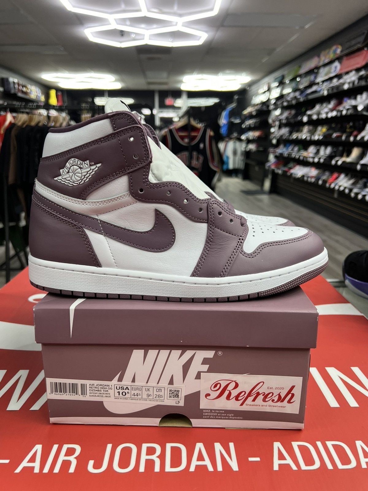 Jordan Brand Air Jordan 1 Mauve Size 10.5 Size US 10.5 / EU 43-44 - 1 Thumbnail