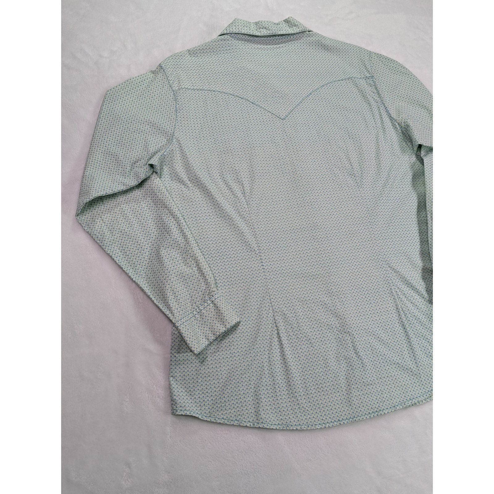 Wrangler Size L Western Style Pearl Snap Blue Geo/Floral Long Sleeve Size L / US 10 / IT 46 - 14 Thumbnail