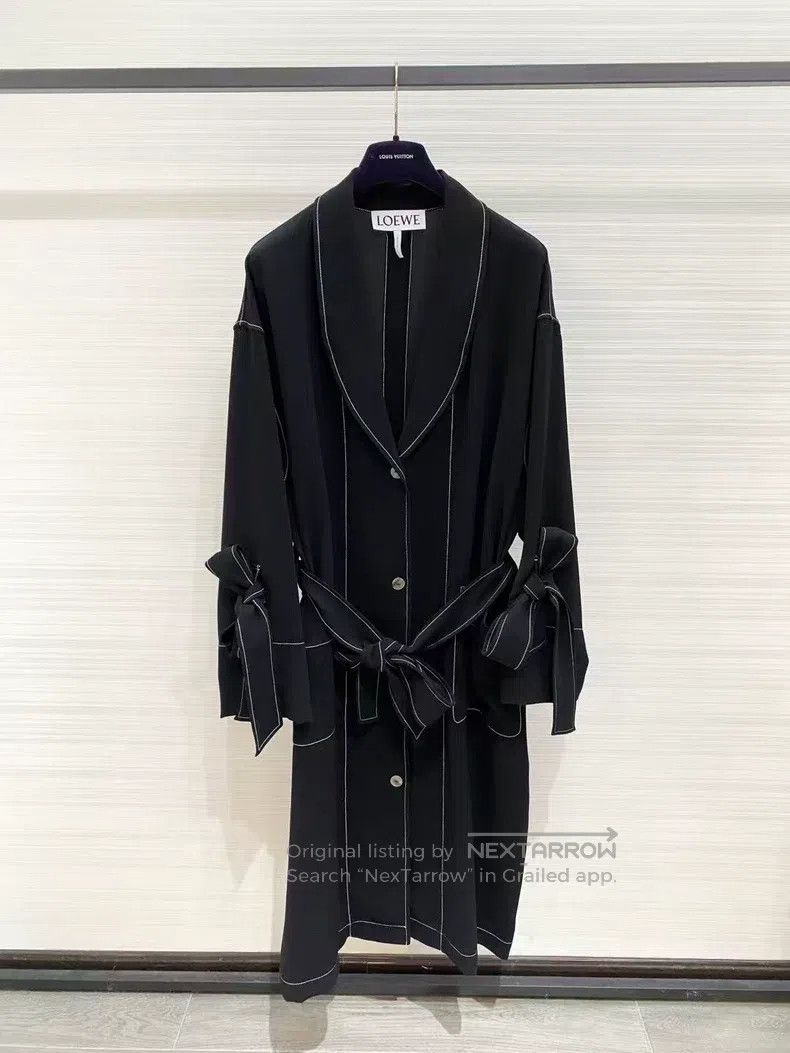 Loewe LOEWE Bow long trench coat Size M / US 6-8 / IT 42-44 - 1 Thumbnail