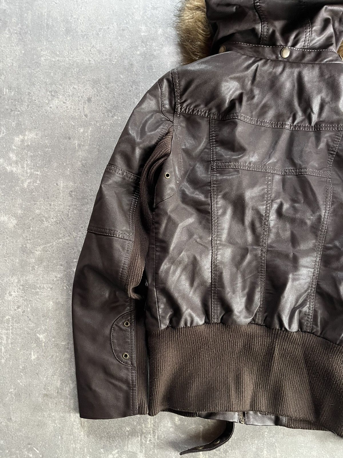 Japanese Brand 00s Faux Fur Hooded Y2K Bondage Straps Bomber Jacket XS Size XS / US 0-2 / IT 36-38 - 12 Thumbnail
