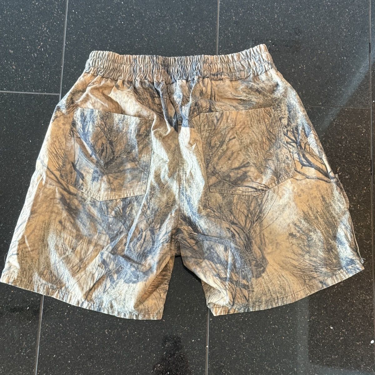 Yeezy Yeezy Season 4 Camo Shorts Size US 30 / EU 46 - 2 Thumbnail
