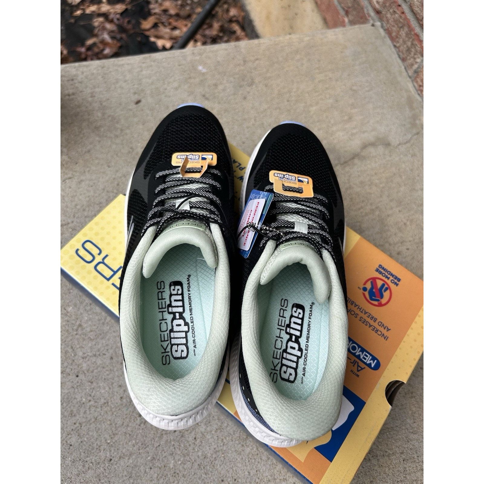 SKECHERS Woman's Shoes SKECHERS Go Run 2.0 Captiva Slip-Ins Sz 9 Size US 9 / IT 39 - 4 Thumbnail