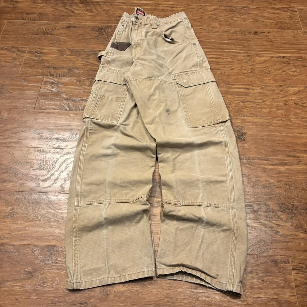 Vintage Crazy Vintage Y2K/2000s Baggy Khaki Workwear Wrangler Cargo Pants! Size US 32 / EU 48 - 1 Thumbnail