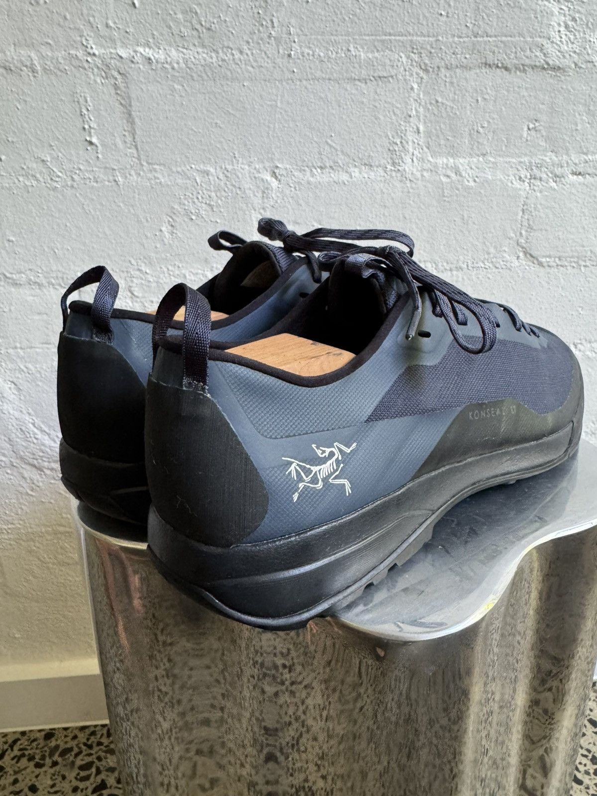 Arc'teryx BNWOT Arc’teryx Konseal LT approach shoes Size US 10 / EU 43 - 4 Thumbnail