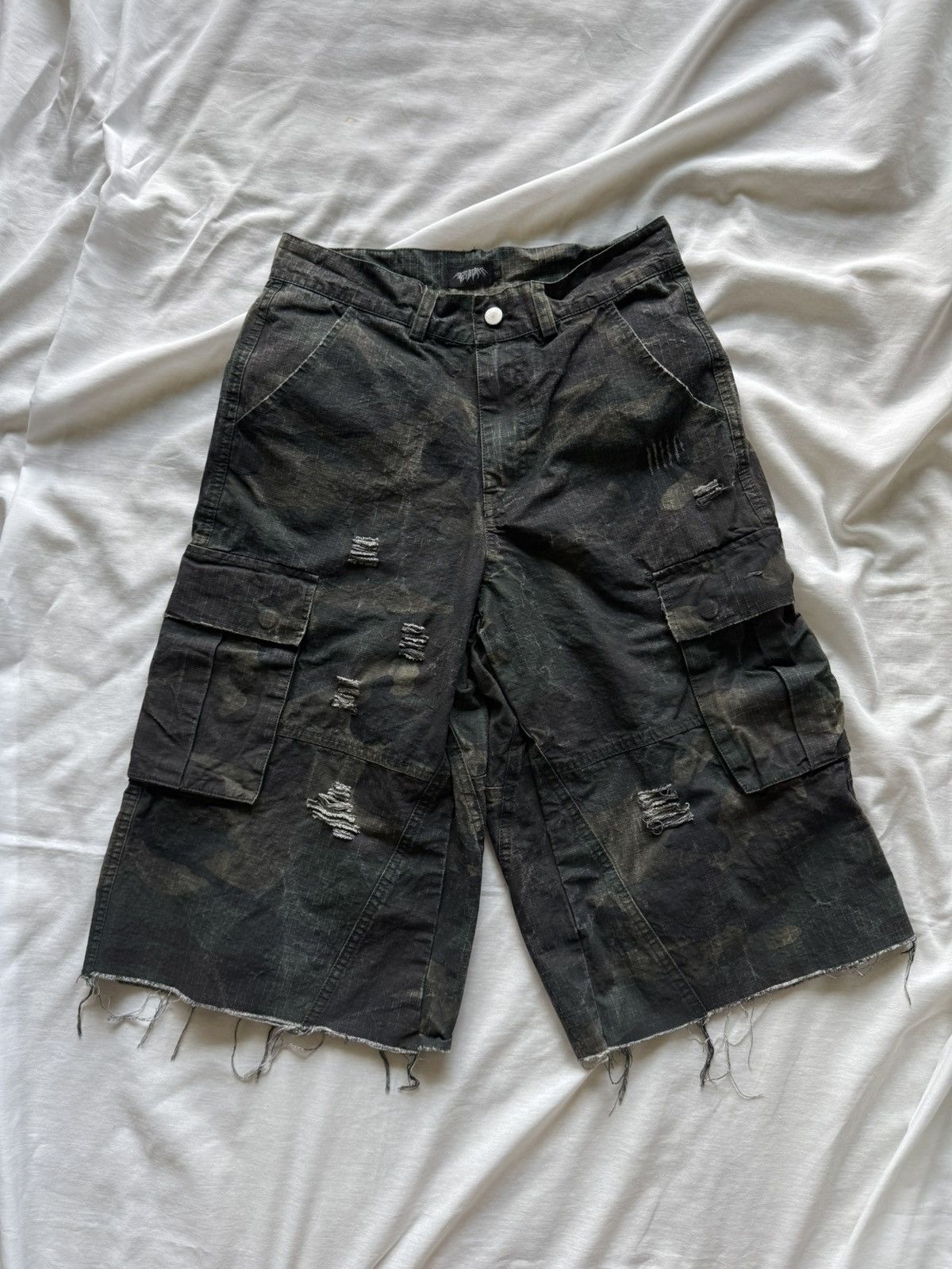 Other Persona Clothing Y2K Eden Camo Shorts Size US 29 - 1 Thumbnail