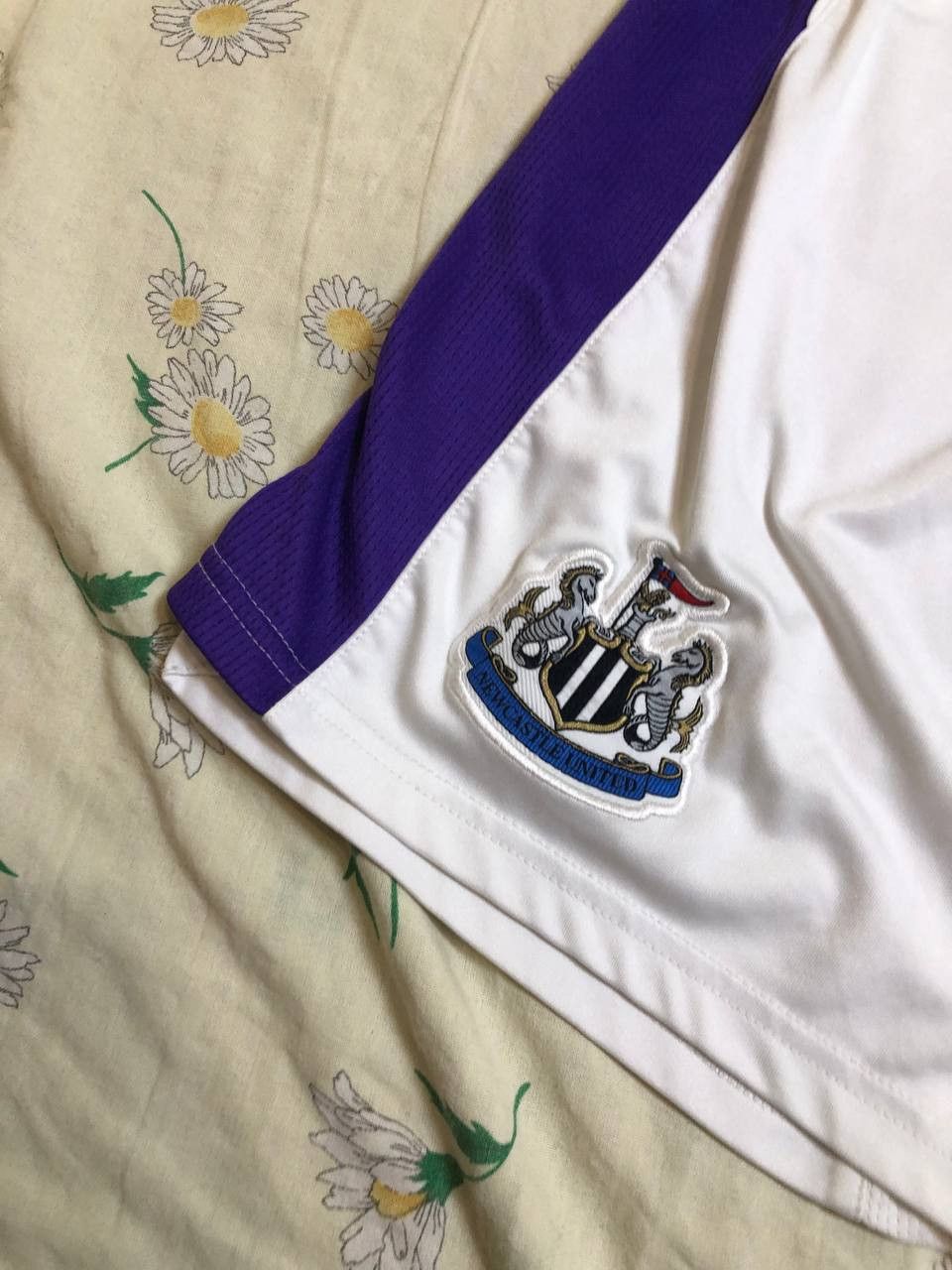 Puma NEWCASTLE 2000's FOOTBALL SHORTS PUMA JERSEY Size US 32 / EU 48 - 4 Thumbnail