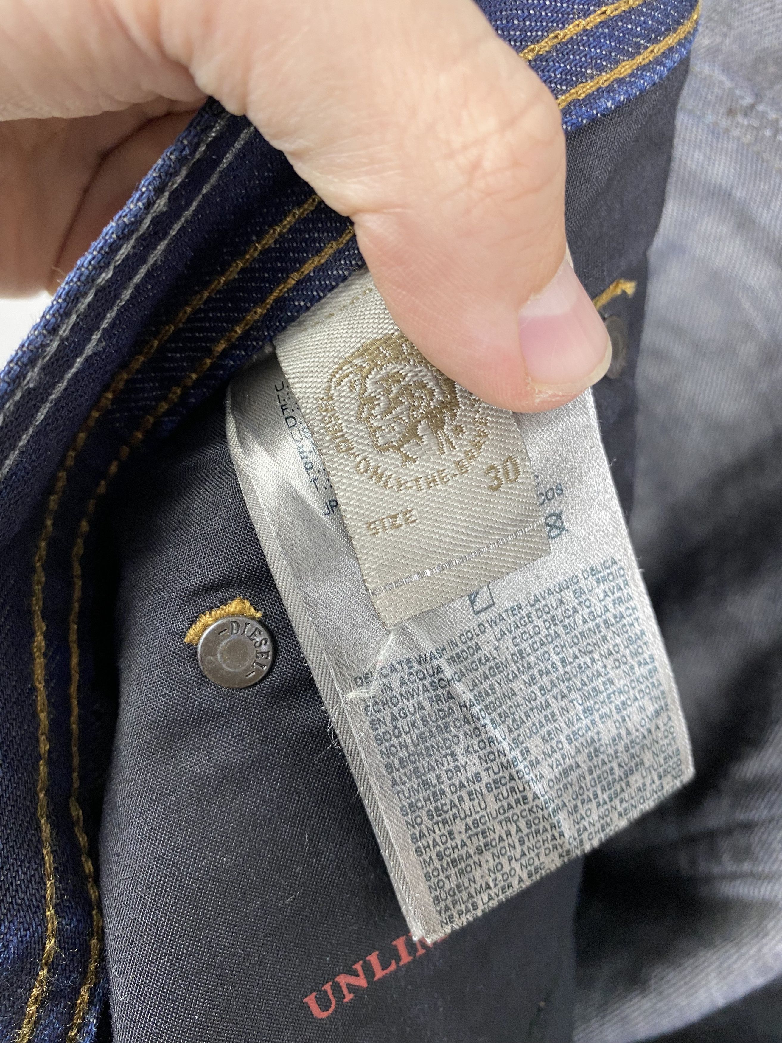 Diesel Diesel Waxed Back in the saddle Carrot Jeans size 30 Size US 30 / EU 46 - 15 Thumbnail