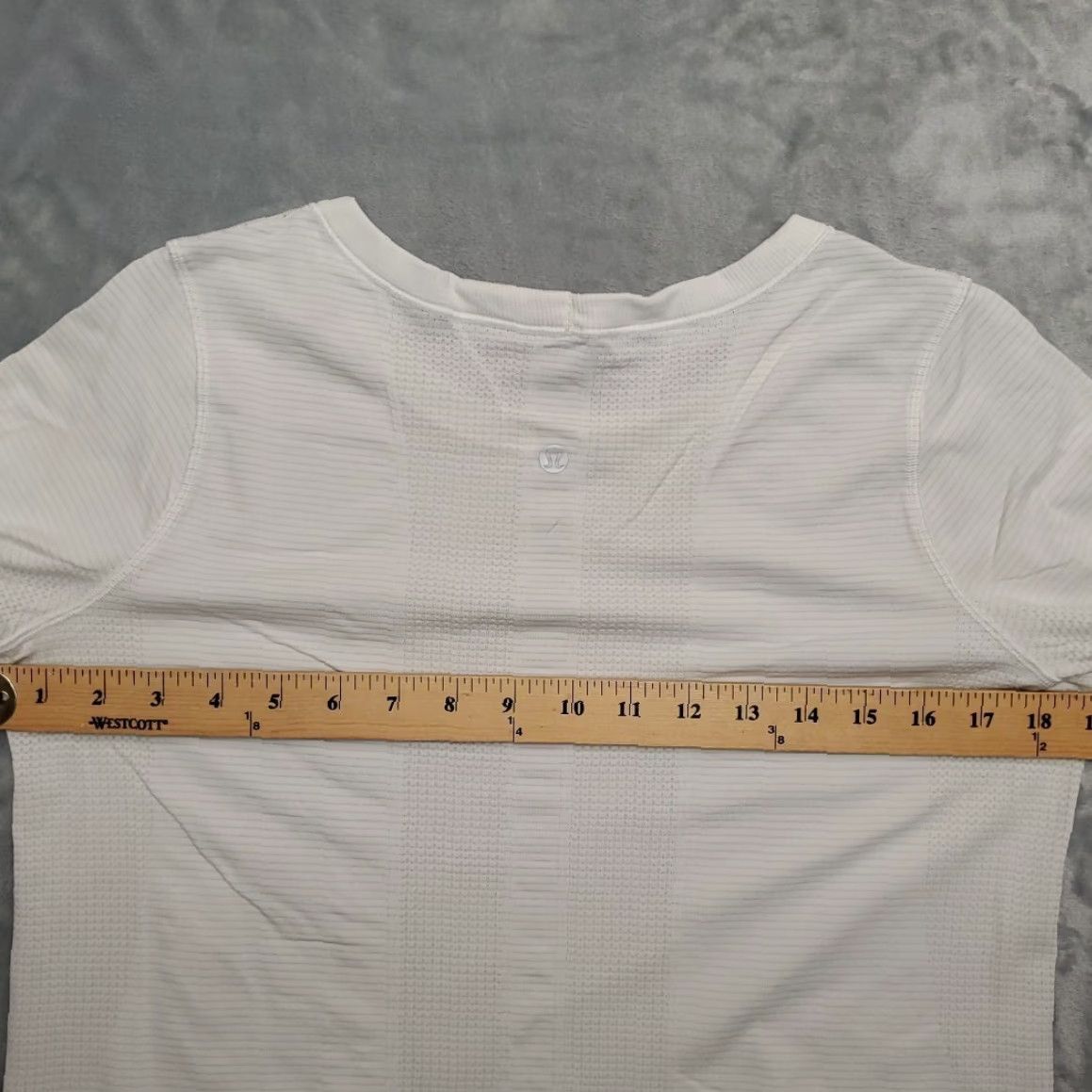 Lululemon VINTAGE Lululemon Shirt Womens Small White Striped Ribbed Trim Performance 4 way Stretch Size S / US 4 / IT 40 - 8 Thumbnail