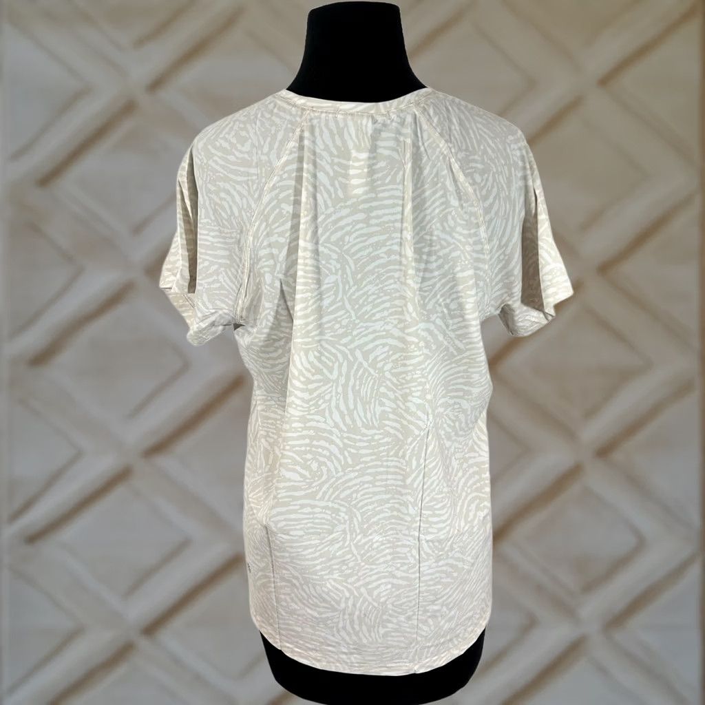 Athleta Athleta Short Sleeve T-Shirt Womens M Tall Beige Abstract Print Breathable Quick Dry Raglan Logo Athletic Shirt Men? Size M / US 6-8 / IT 42-44 - 1 Thumbnail