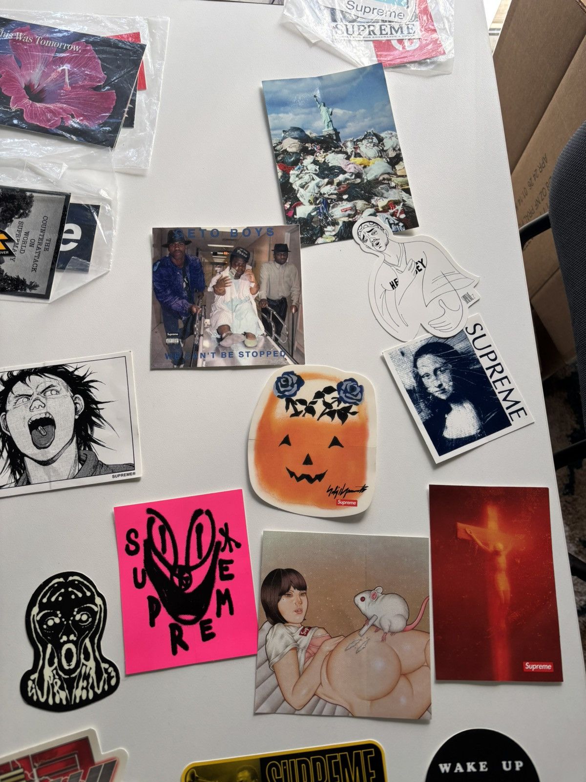 Supreme Supreme Sticker Bundle 50 Random Stickers Size ONE SIZE - 5 Thumbnail