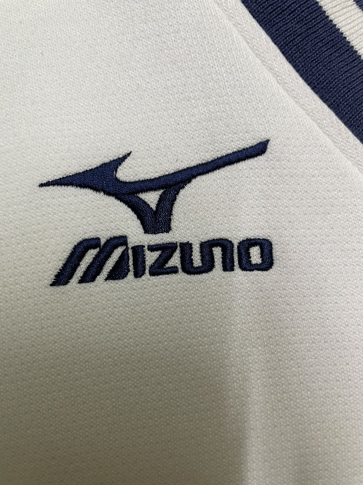 Mizuno Vintage Mizuno Mini Logo White V Neck Sweatshirt Size US M / EU 48-50 / 2 - 11 Thumbnail