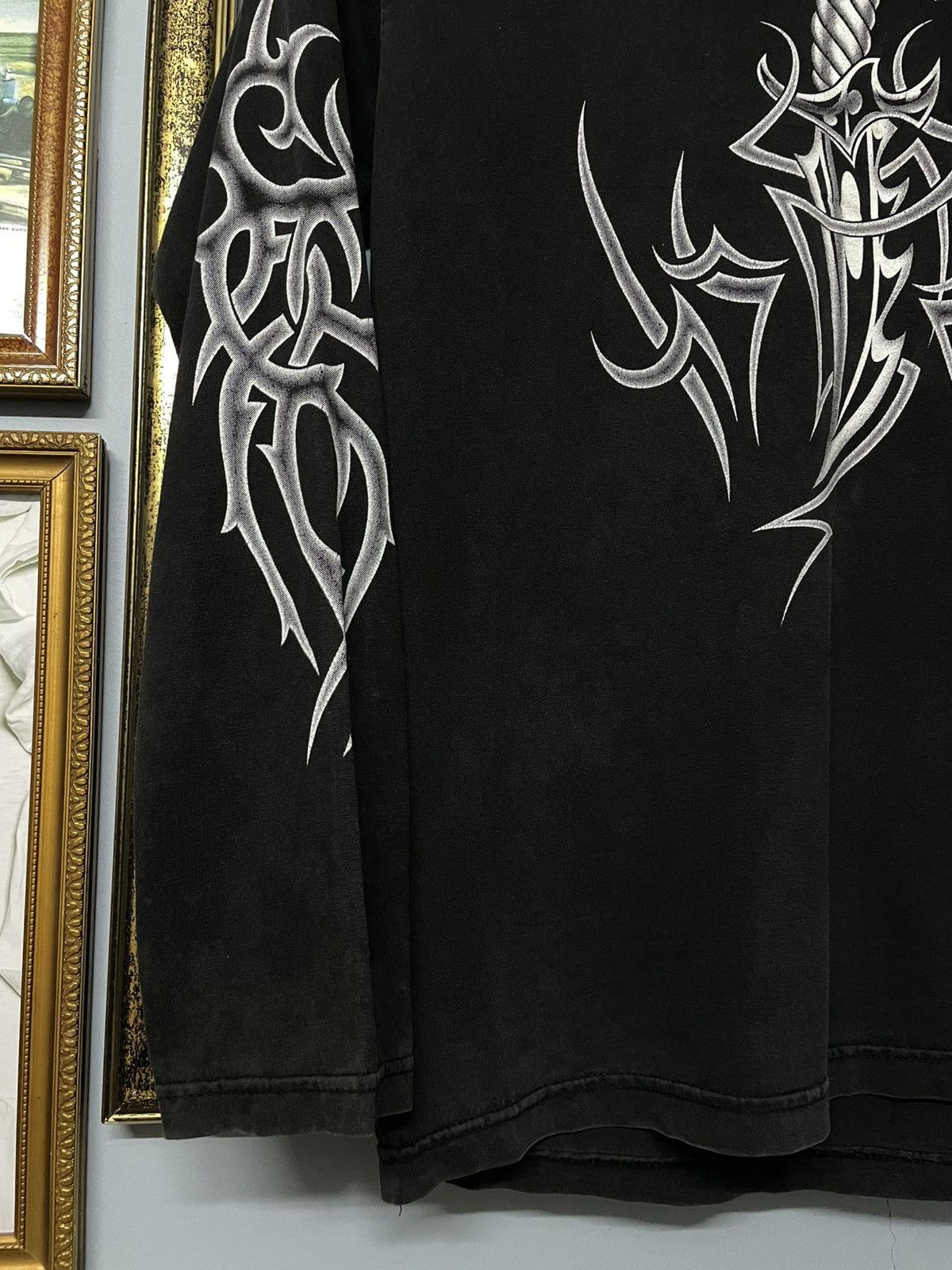 Vintage Vintage 1990s Tribal Knife Tattoo Sunfaded Distressed Tshirt Size US M / EU 48-50 / 2 - 5 Thumbnail