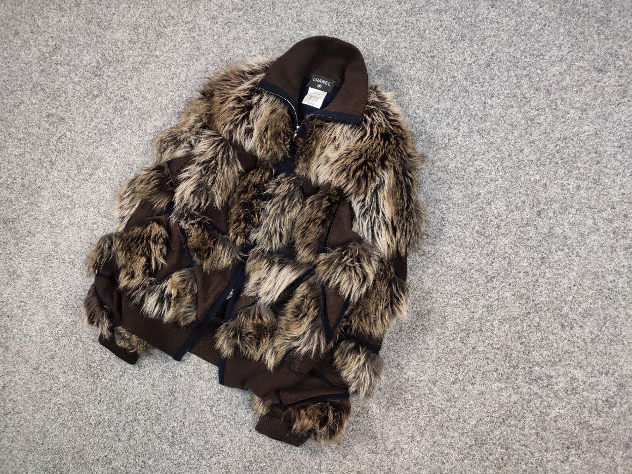 Chanel Chanel La petite veste noire Cachemire Faux Fur Jacket Size XS / US 0-2 / IT 36-38 - 4 Thumbnail