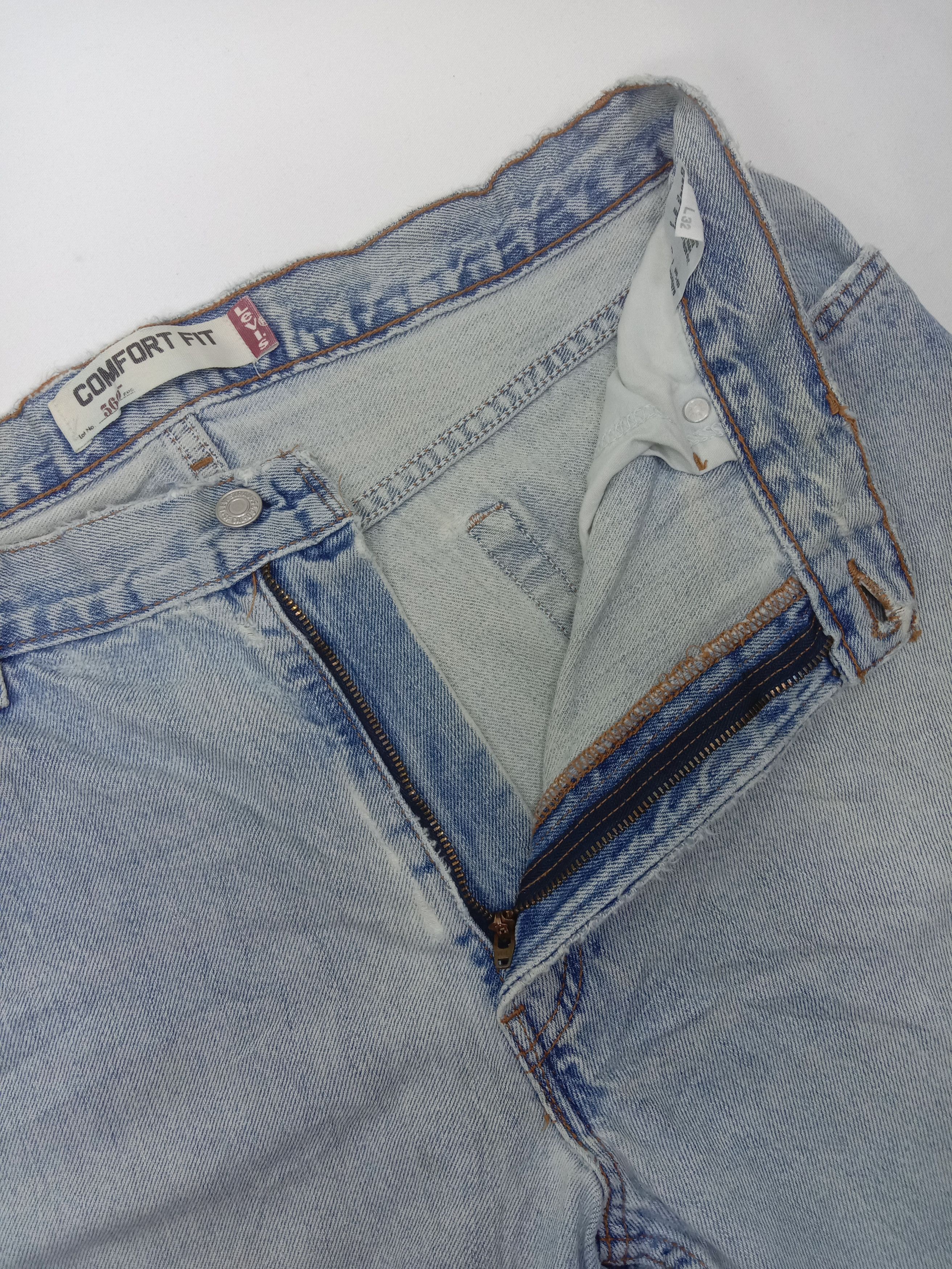 Levi's Vintage Levi's 560 Light Wash Jeans Comfort Fit Denim Size US 35 - 9 Thumbnail
