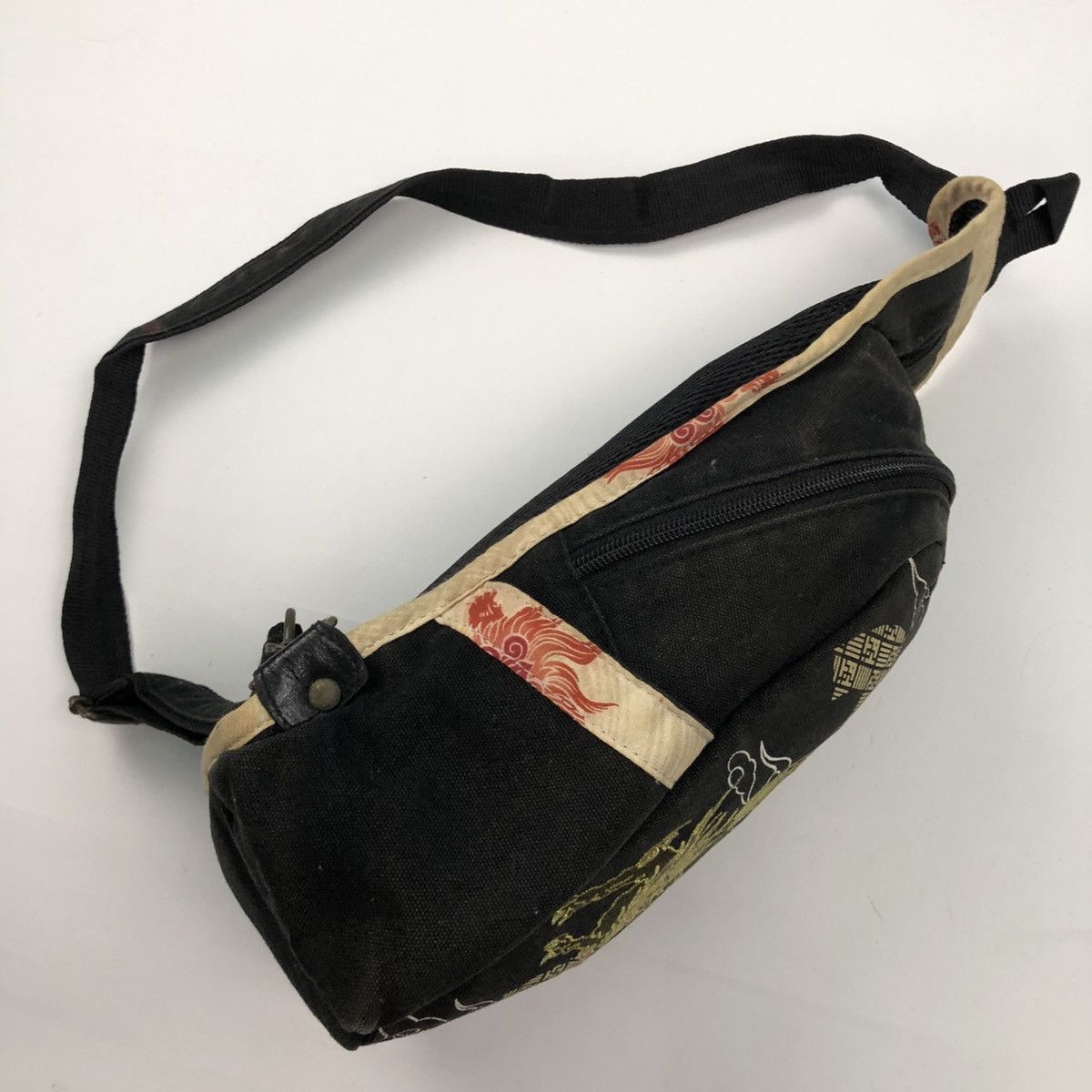 Japanese Brand SUKAJAN DRAGON CROSSBODY BAG Size ONE SIZE - 4 Thumbnail