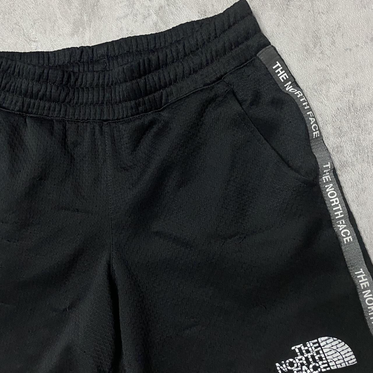 The North Face The North Face black and grey shorts #TheNorthFace #Shorts Size US 28 / EU 44 - 3 Thumbnail