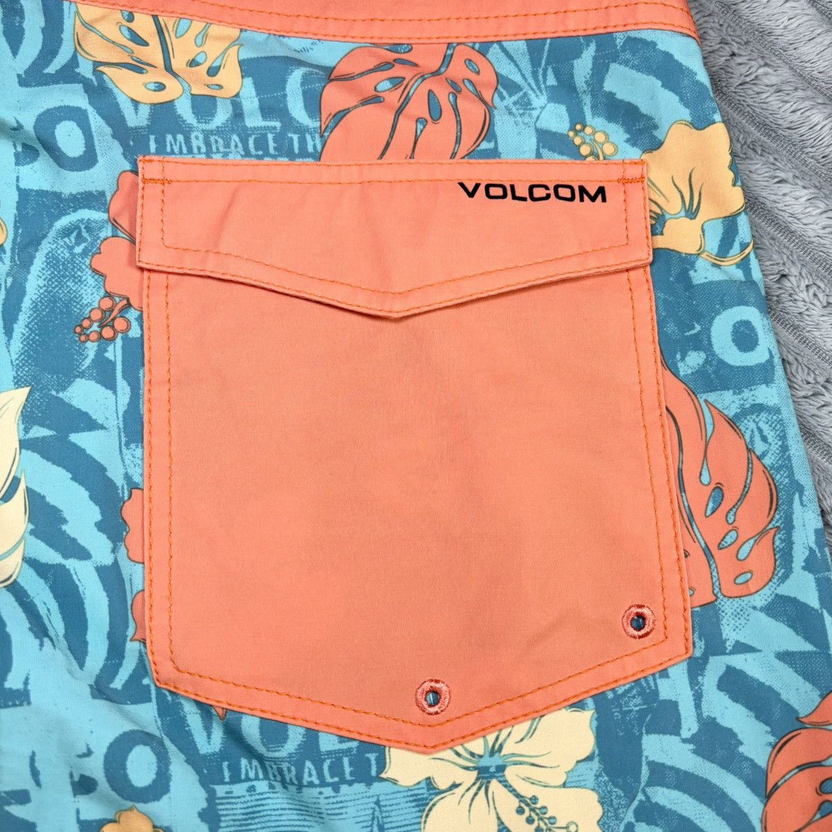 Volcom Volcom men’s sz 40 pull string inverted floral Boardshorts Size US 40 / EU 56 - 11 Thumbnail