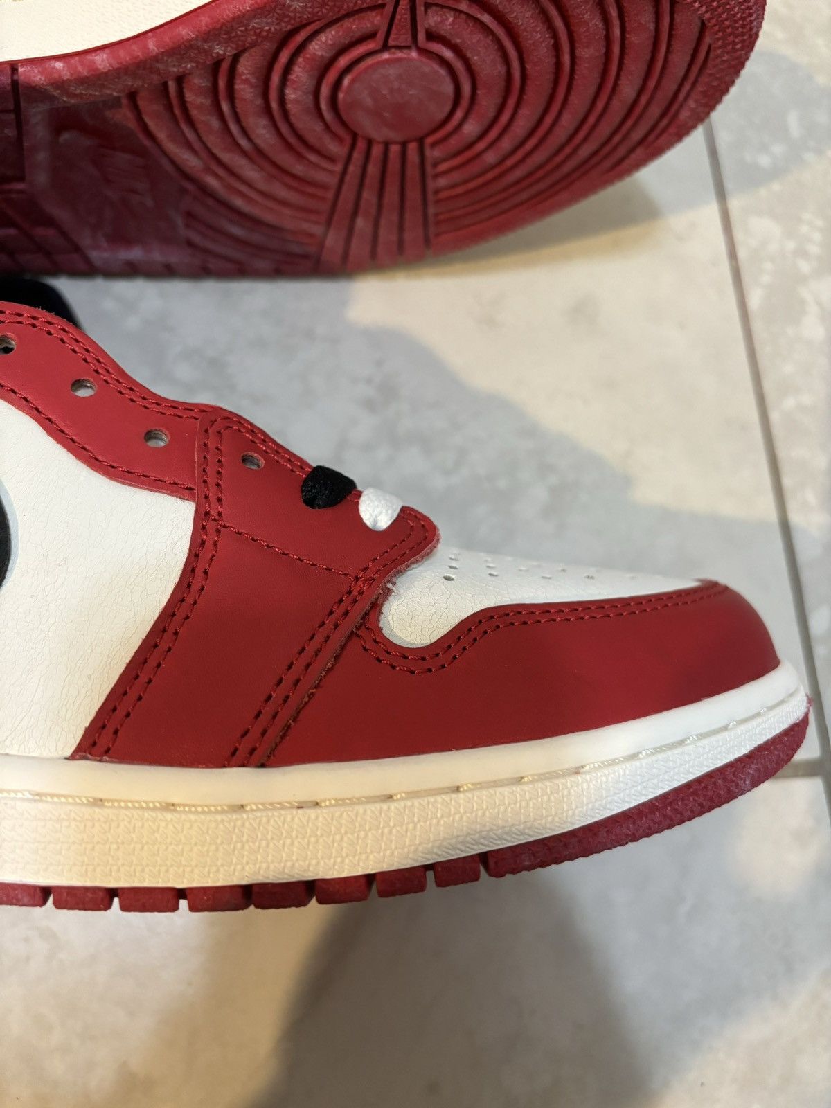 Jordan Brand new Air Jordan 1 Retro High OG Chicago Lost and Found shoes Size US 9.5 / EU 42-43 - 6 Thumbnail