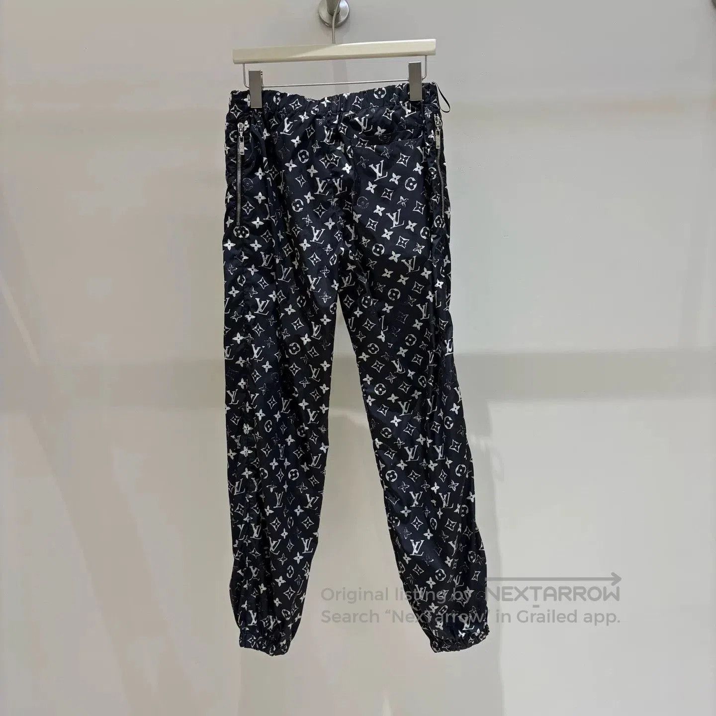 Louis Vuitton Louis Vuitton Black White Print Joggers. Size US 36 / EU 52 - 2 Thumbnail