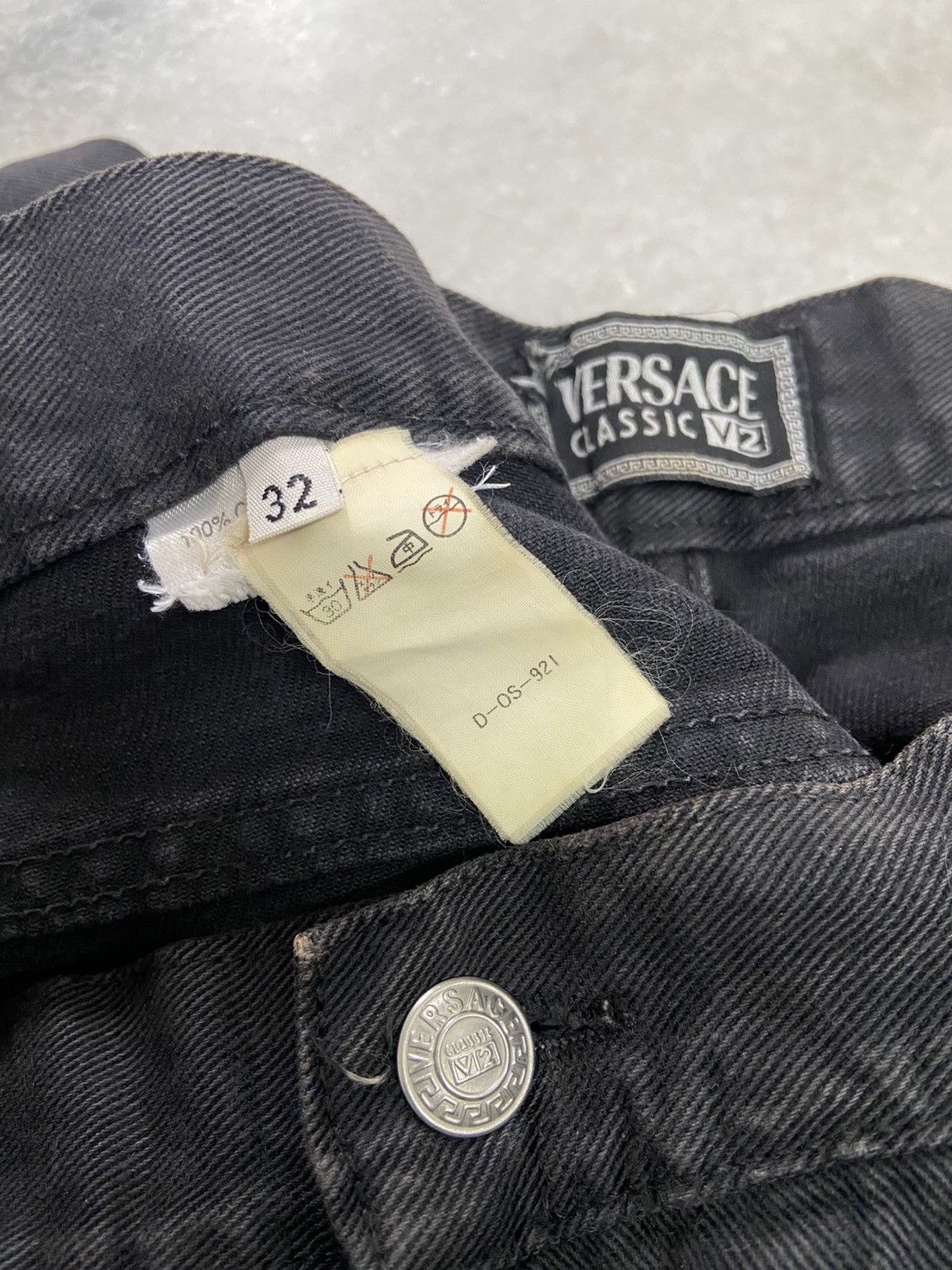Versace Jeans Couture Vintage Versace Classic V2 Black denim jeans Size US 32 / EU 48 - 9 Thumbnail